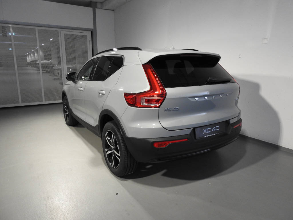 VOLVO XC40 2.0 B3 MH Core-image-3