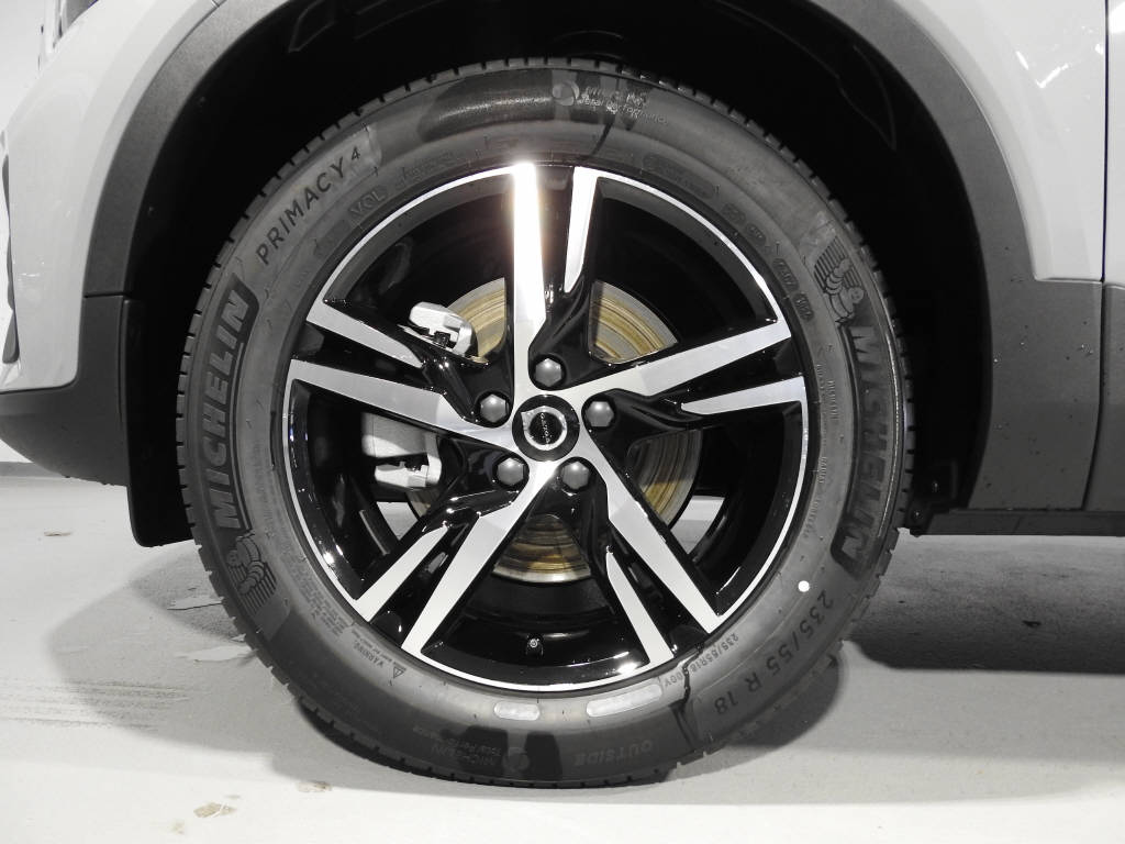 VOLVO XC40 2.0 B3 MH Core-image-15