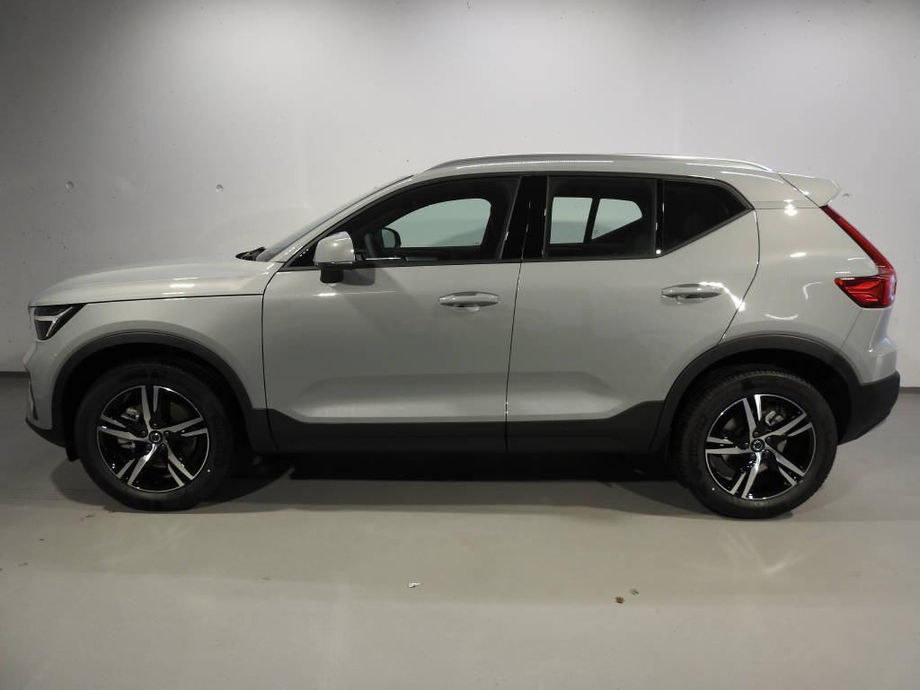 VOLVO XC40 2.0 B3 MH Core-image-2