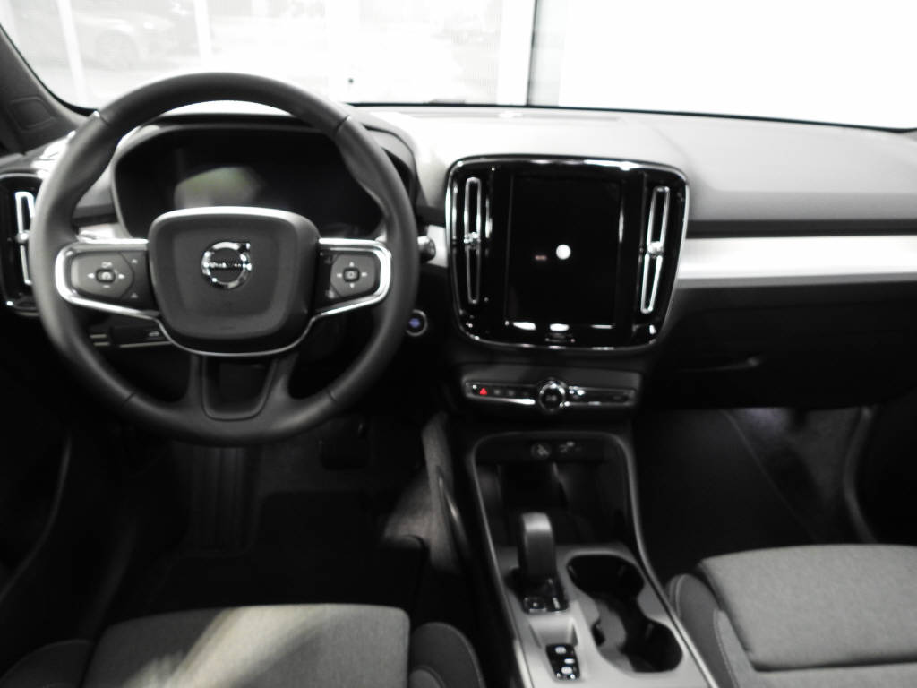 VOLVO XC40 2.0 B3 MH Core-image-8