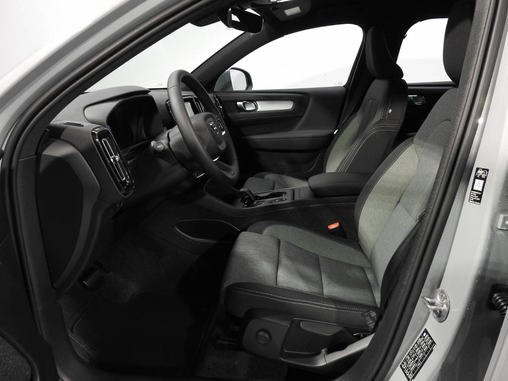 VOLVO XC40 2.0 B3 MH Core-image-11
