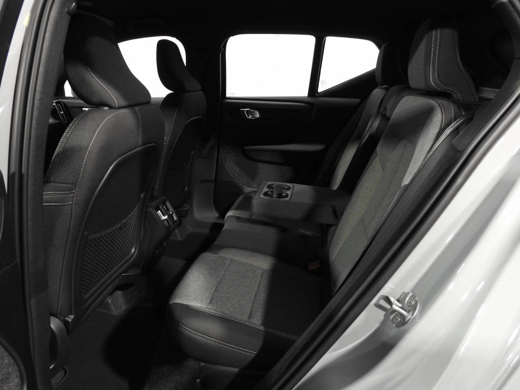 VOLVO XC40 2.0 B3 MH Core-image-13