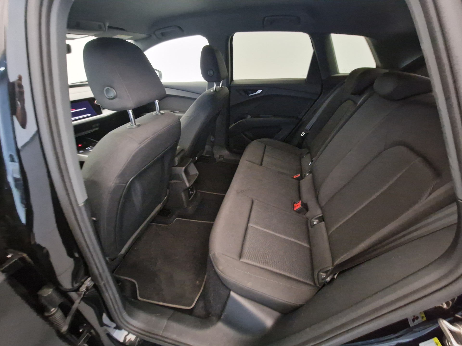 AUDI Q4 e-tron 40-image-11
