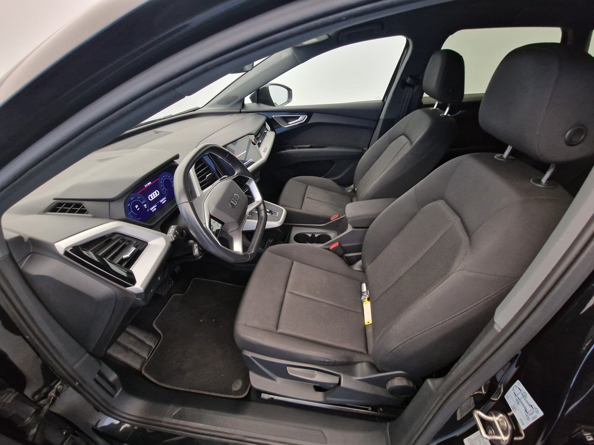 AUDI Q4 e-tron 40-image-10