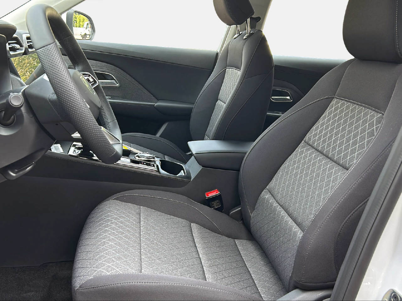 MG ZS 1.5 Hybrid+ Comfort-image-13