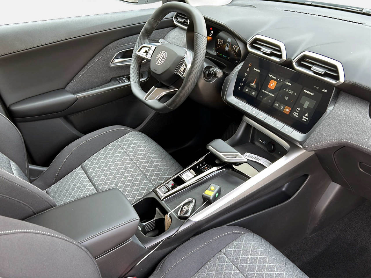 MG ZS 1.5 Hybrid+ Comfort-image-12