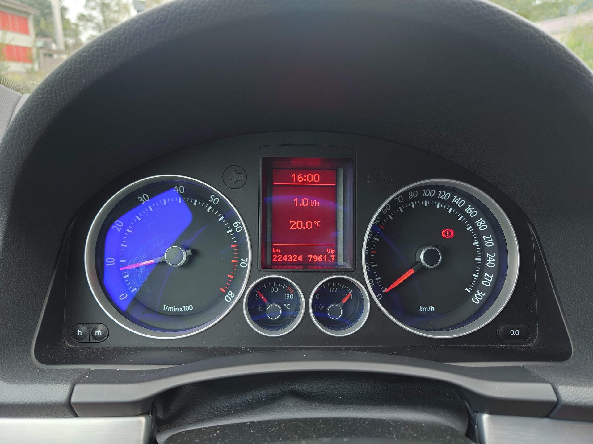 VW Golf 2.0 TFSI GTI-image-9