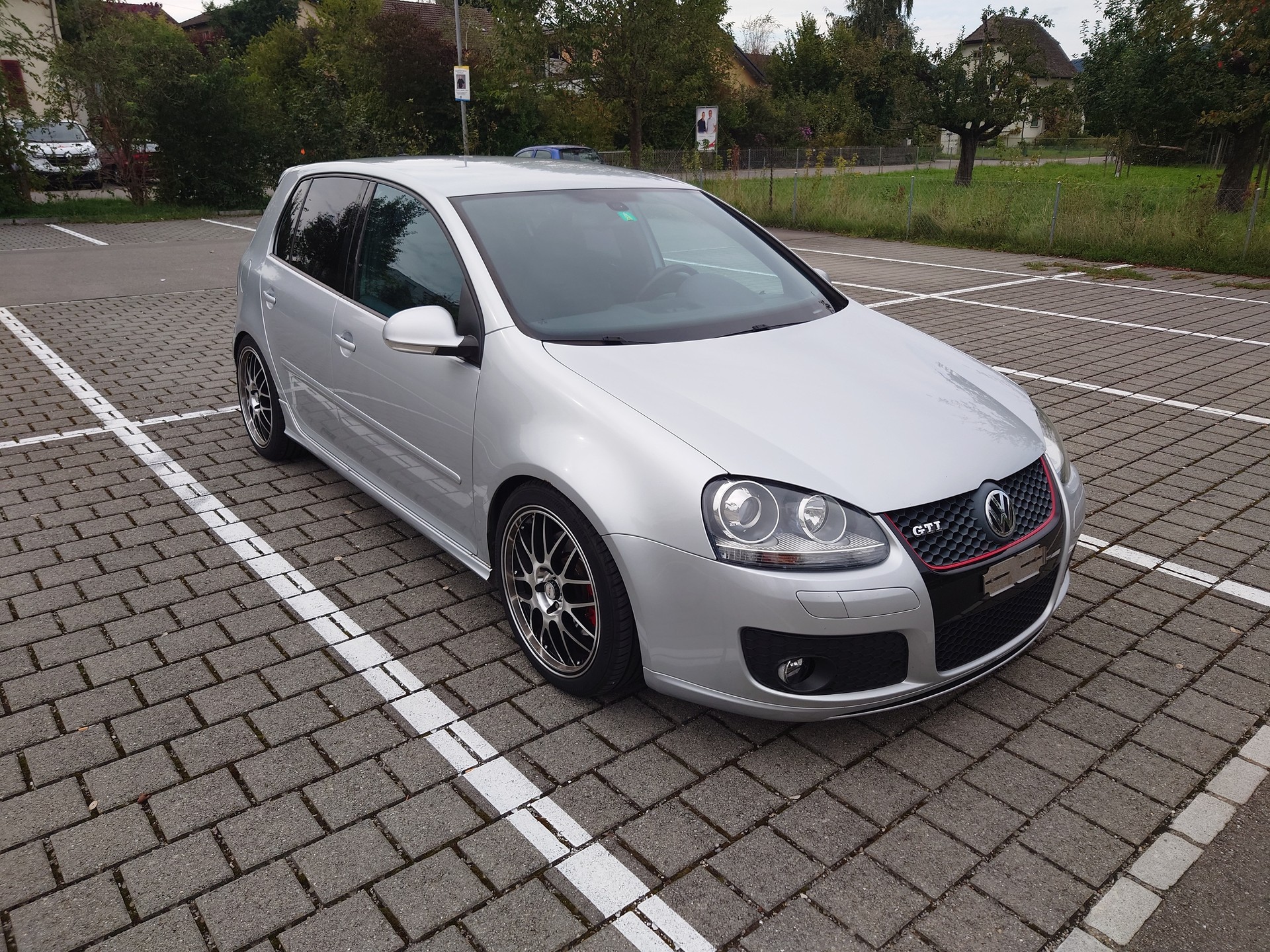 VW Golf 2.0 TFSI GTI-image-1
