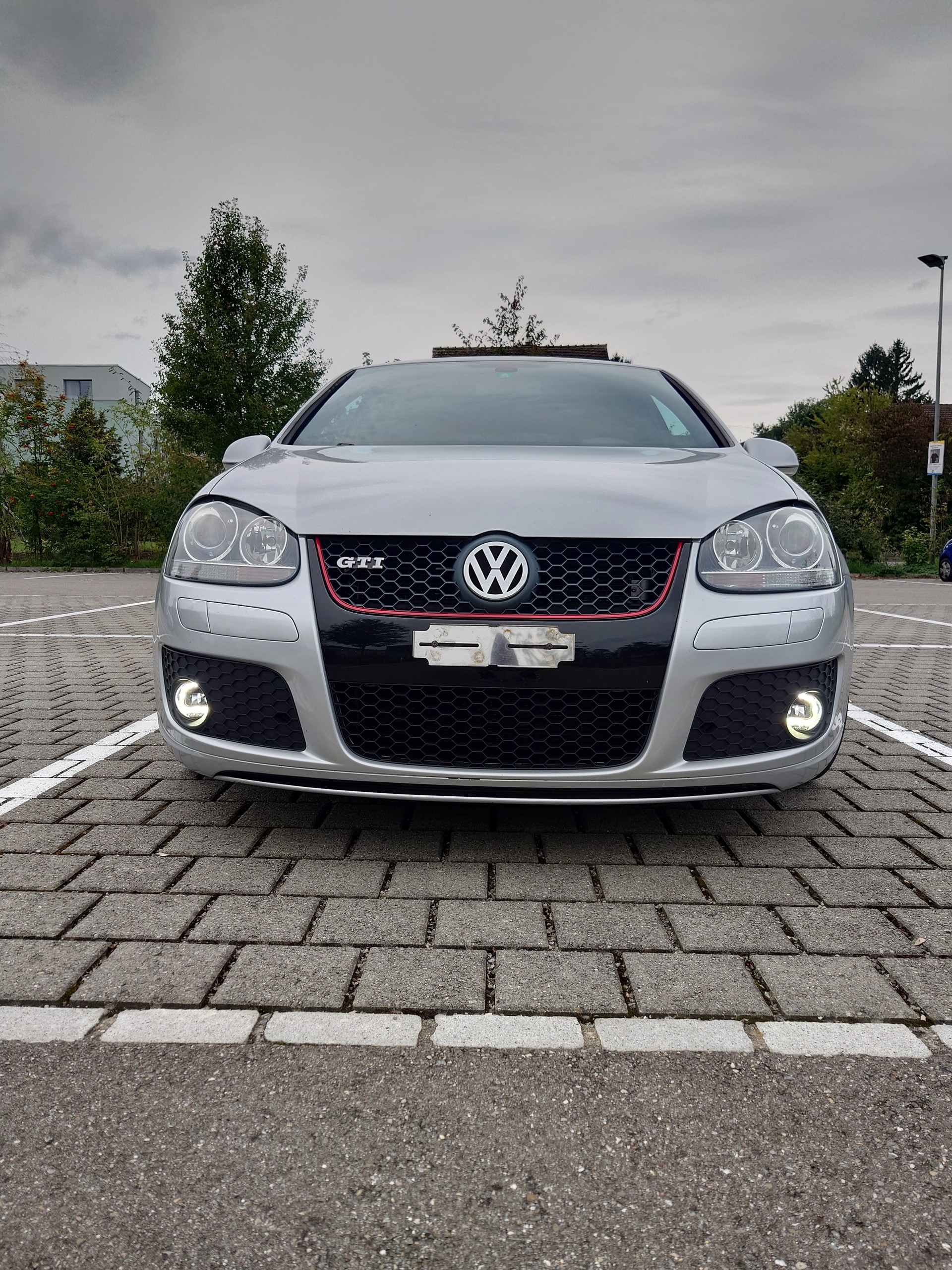 VW Golf 2.0 TFSI GTI-image-2