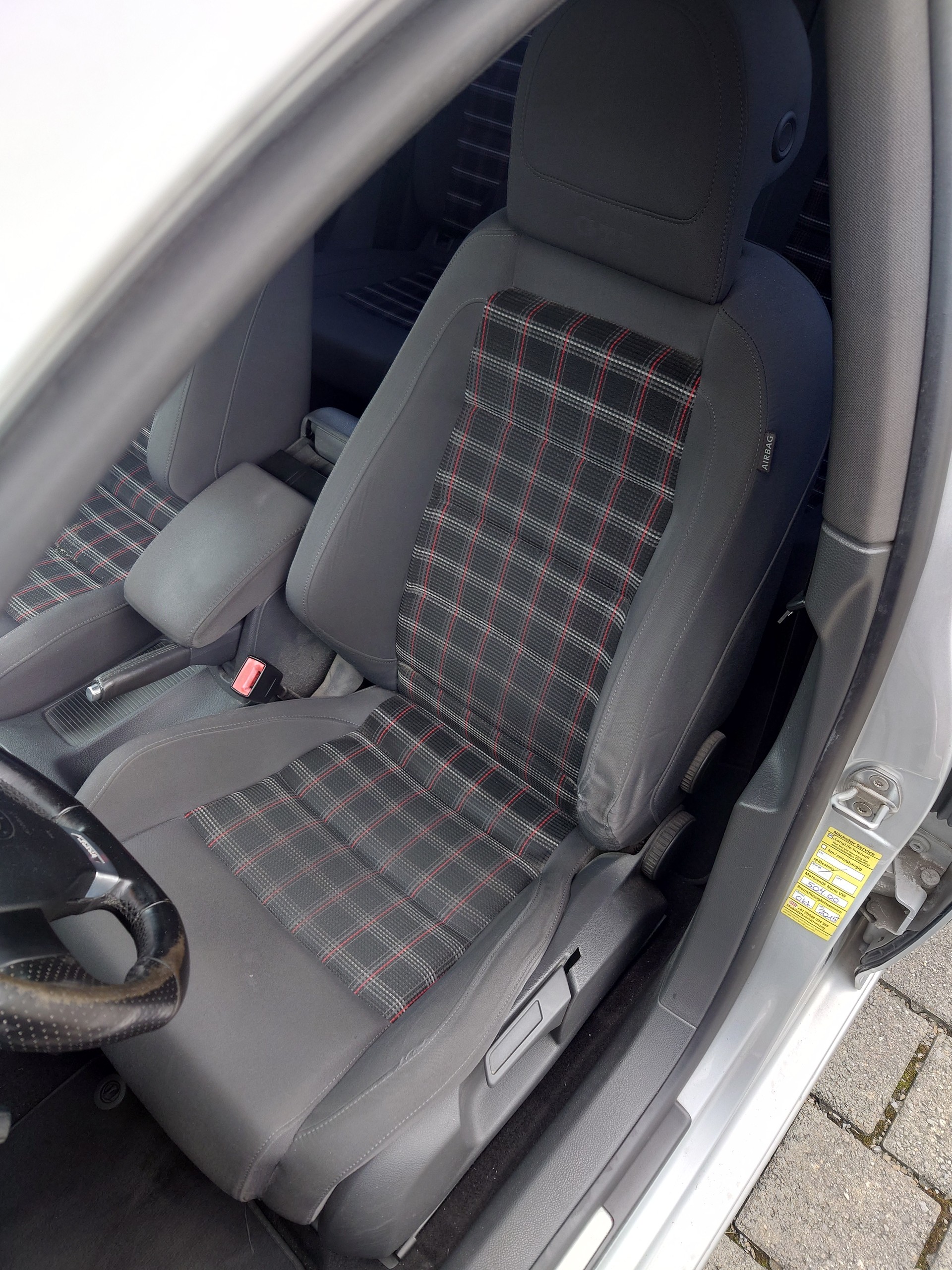 VW Golf 2.0 TFSI GTI-image-6
