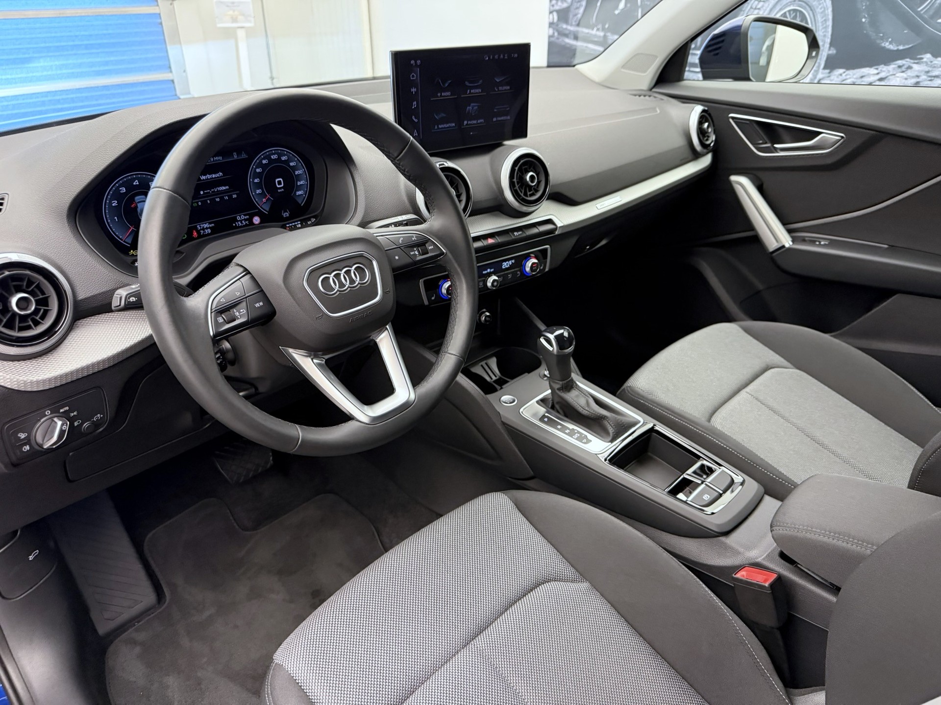 AUDI Q2 35 TFSI advanced S-tronic-image-5