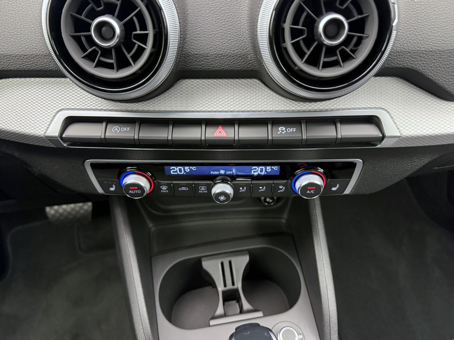 AUDI Q2 35 TFSI advanced S-tronic-image-12