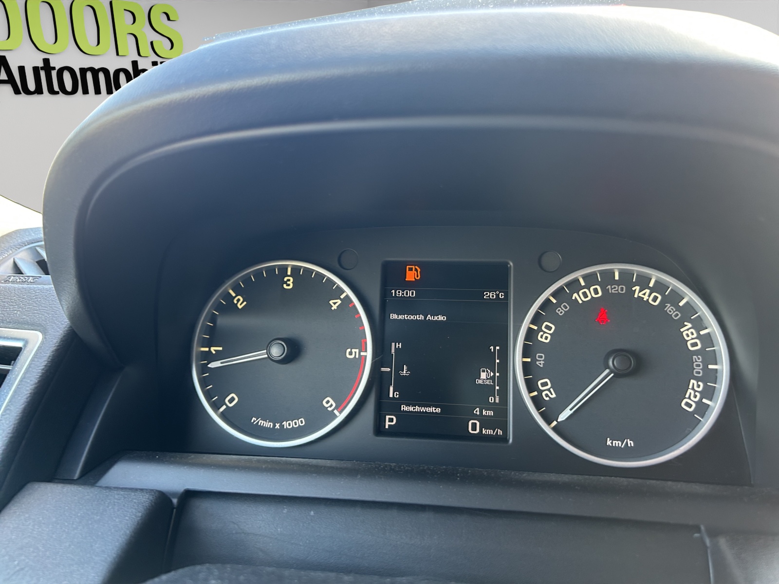 LAND ROVER Range Rover Sport 3.0 TDV6 SE Automatic-image-17