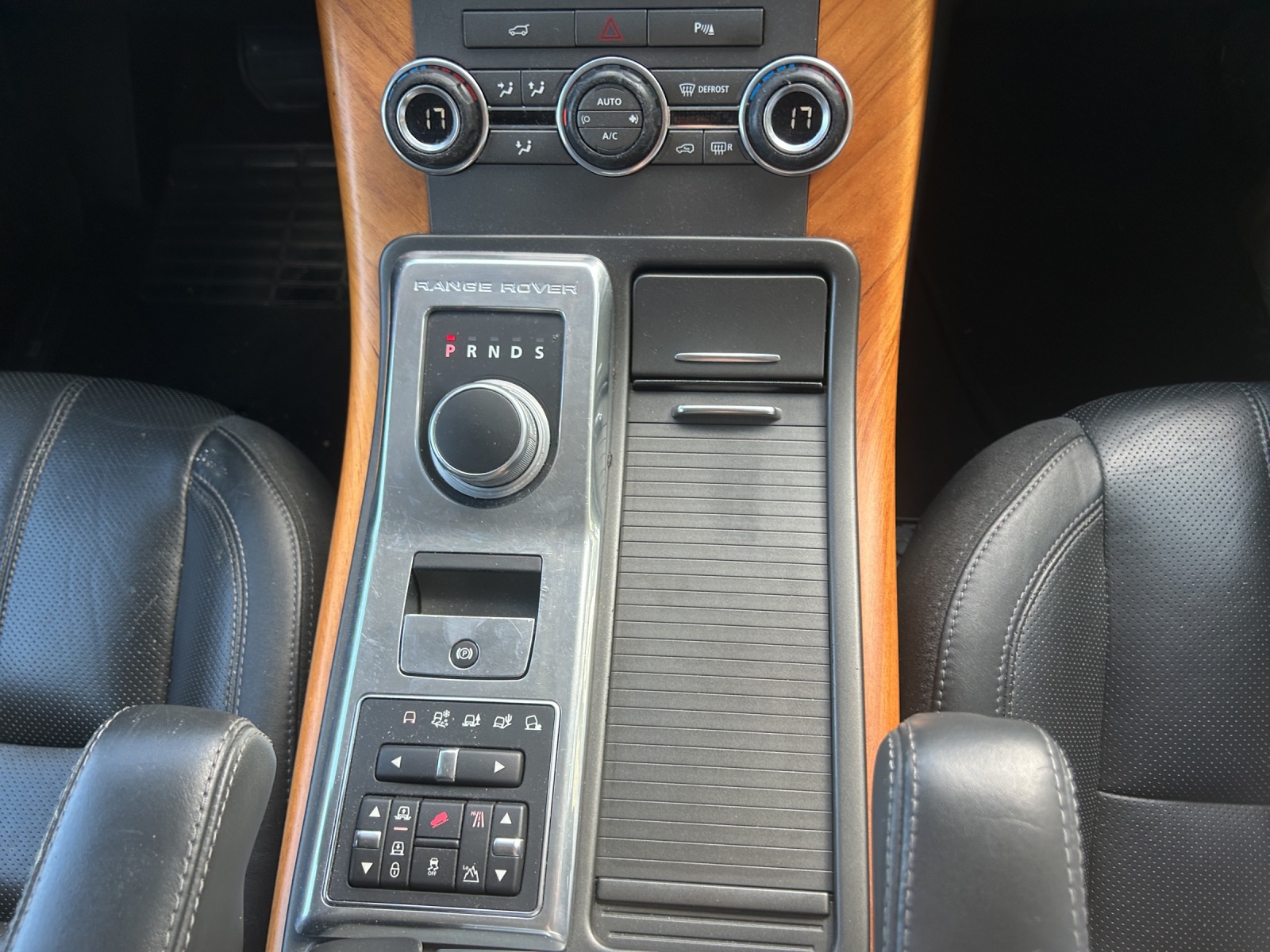 LAND ROVER Range Rover Sport 3.0 TDV6 SE Automatic-image-15