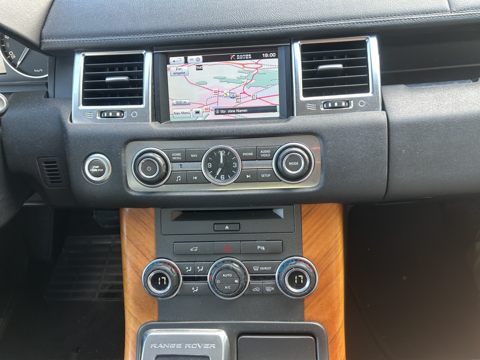 LAND ROVER Range Rover Sport 3.0 TDV6 SE Automatic-image-11