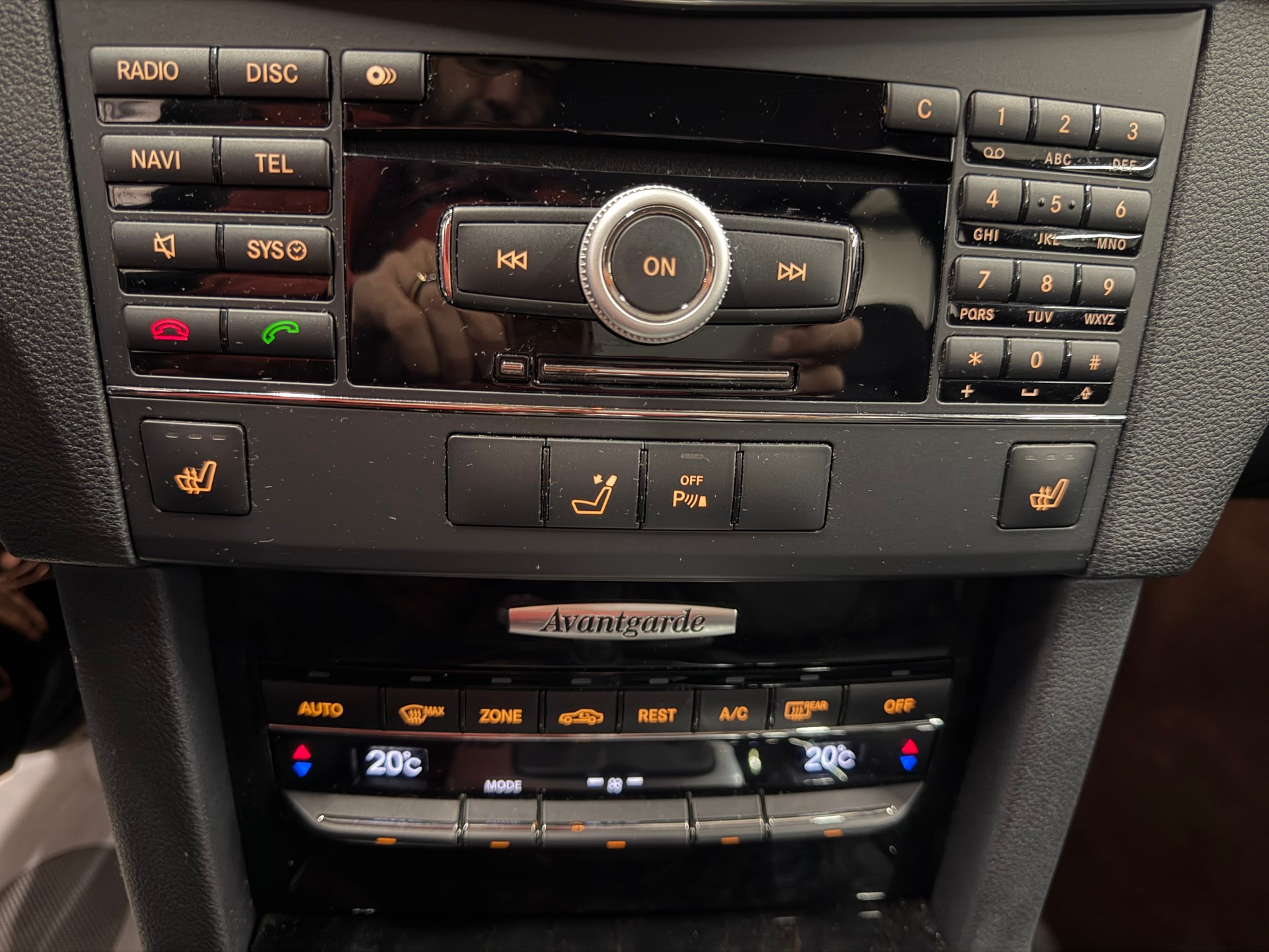 MERCEDES-BENZ E 250 CDI BlueEfficiency Avantgarde Automatic-image-18