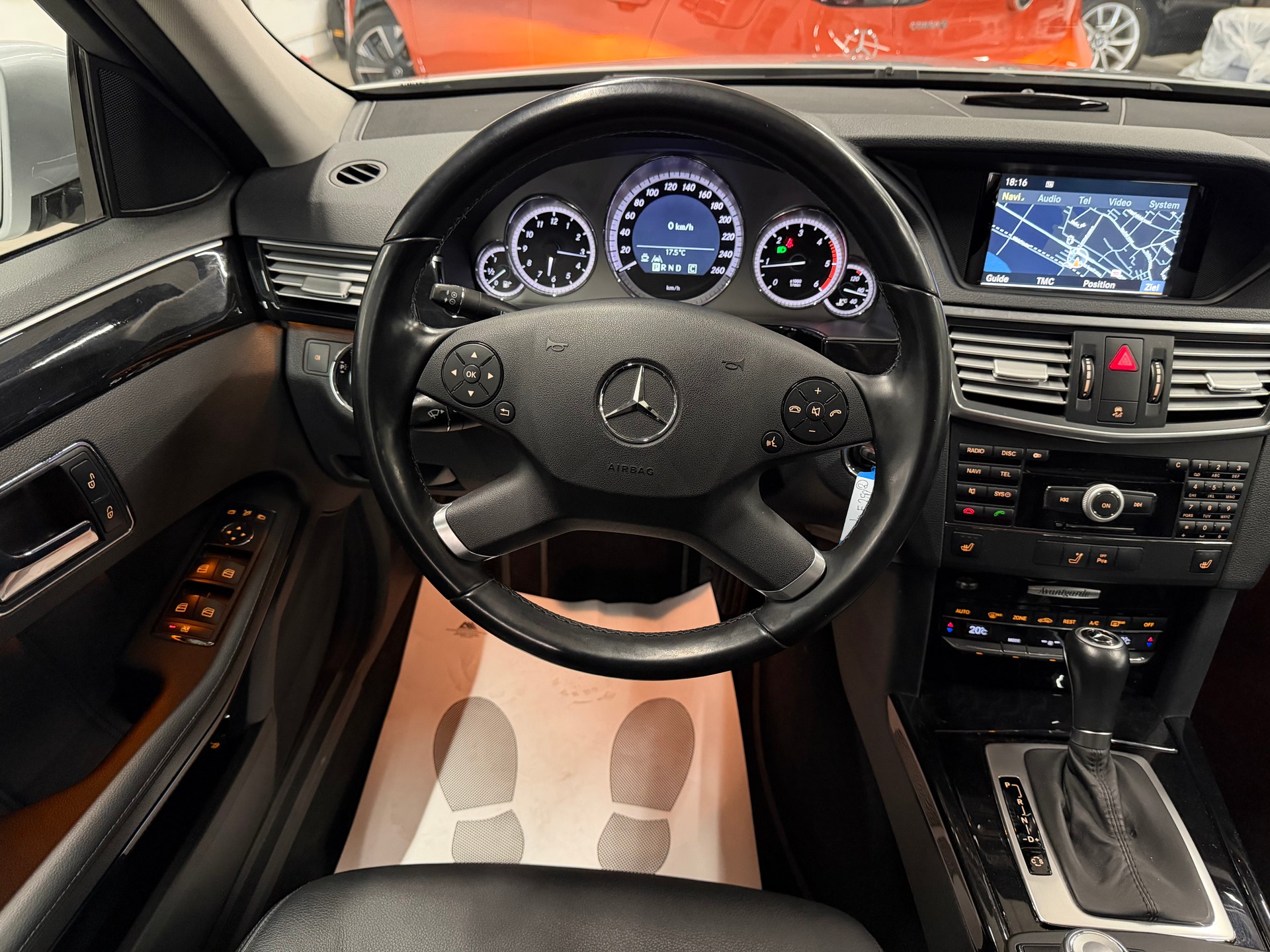 MERCEDES-BENZ E 250 CDI BlueEfficiency Avantgarde Automatic-image-15