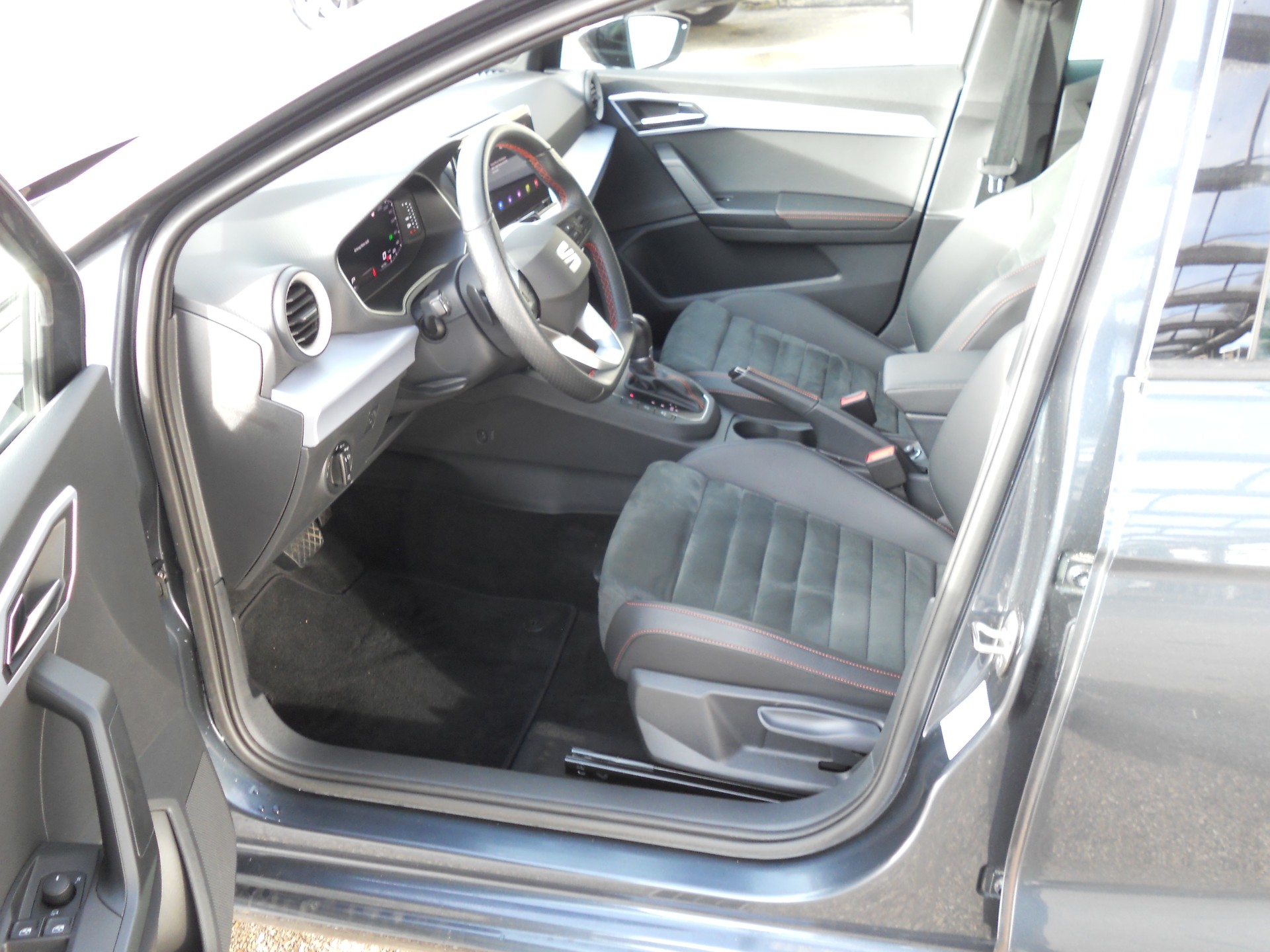 SEAT Ibiza 1.0 EcoTSI FR DSG-image-10