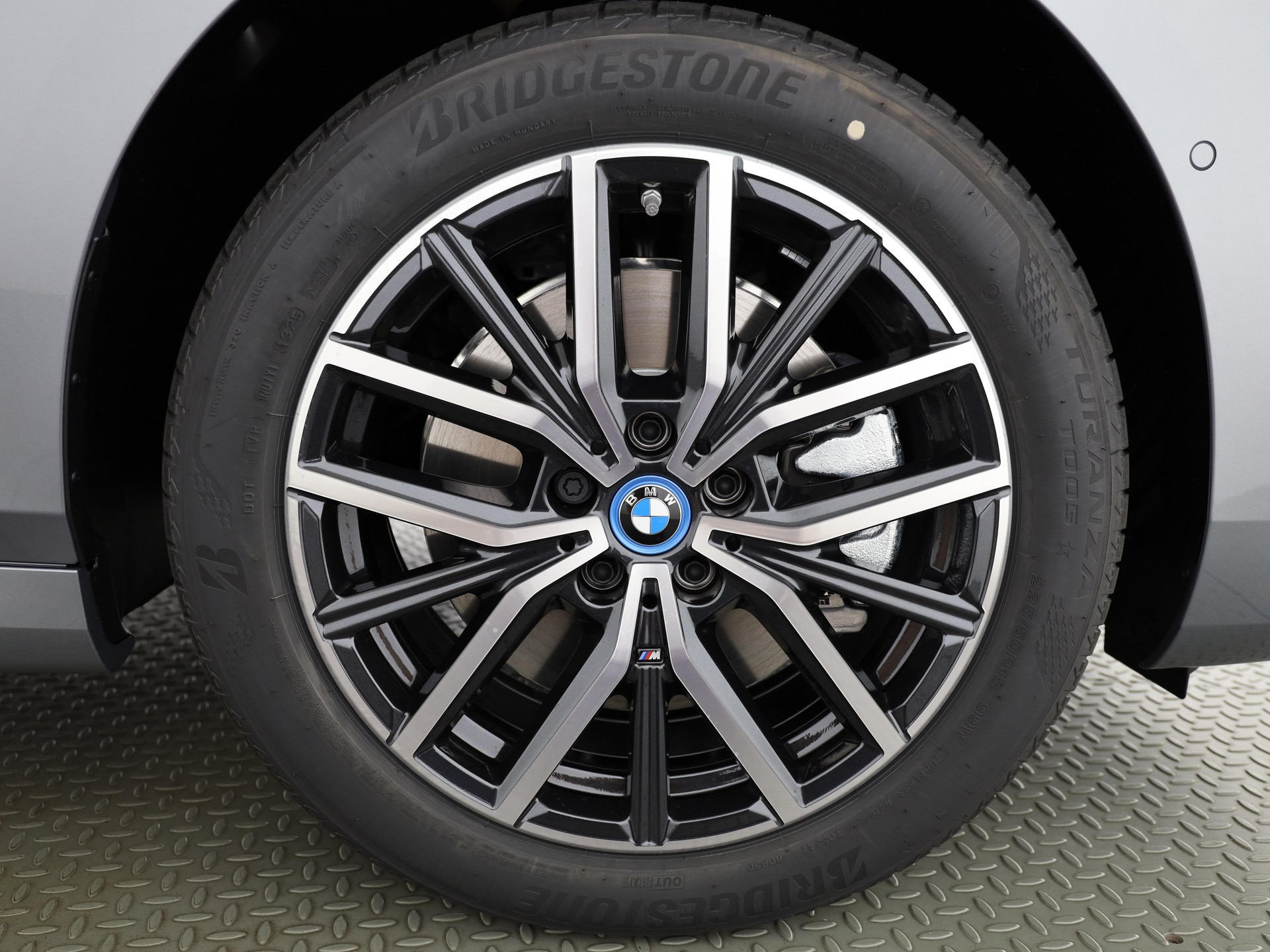 BMW 230e xDrive Active Tourer-image-6