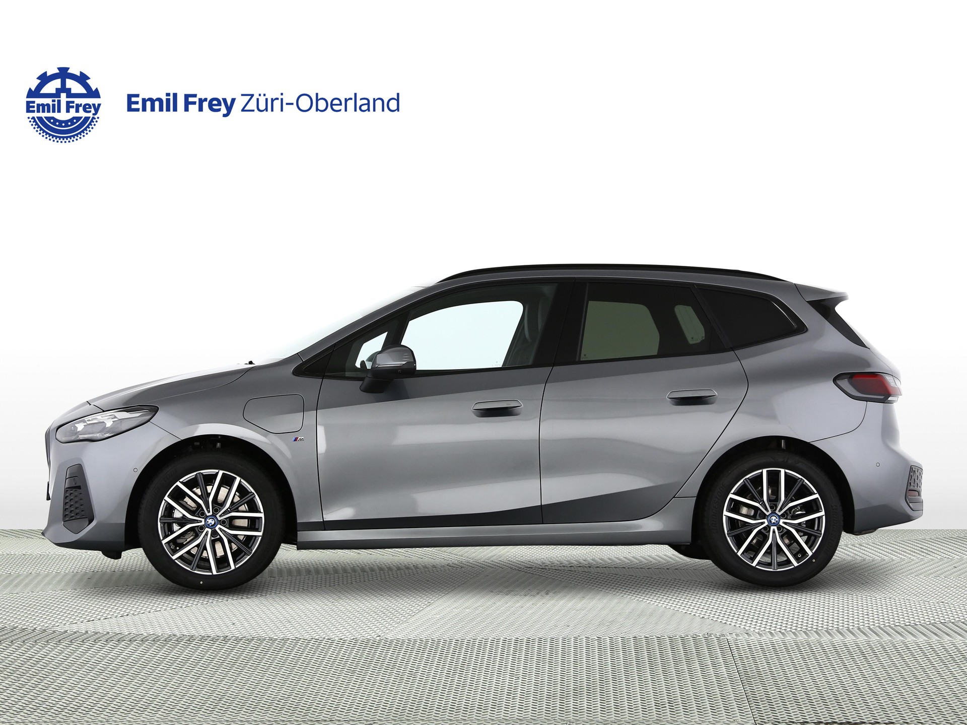 BMW 230e xDrive Active Tourer-showroom-element-1
