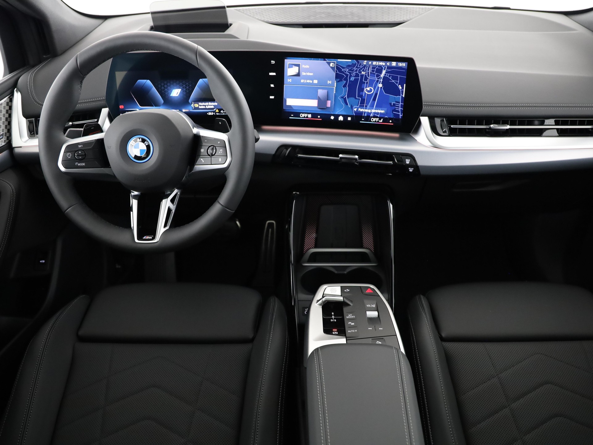 BMW 230e xDrive Active Tourer-image-4