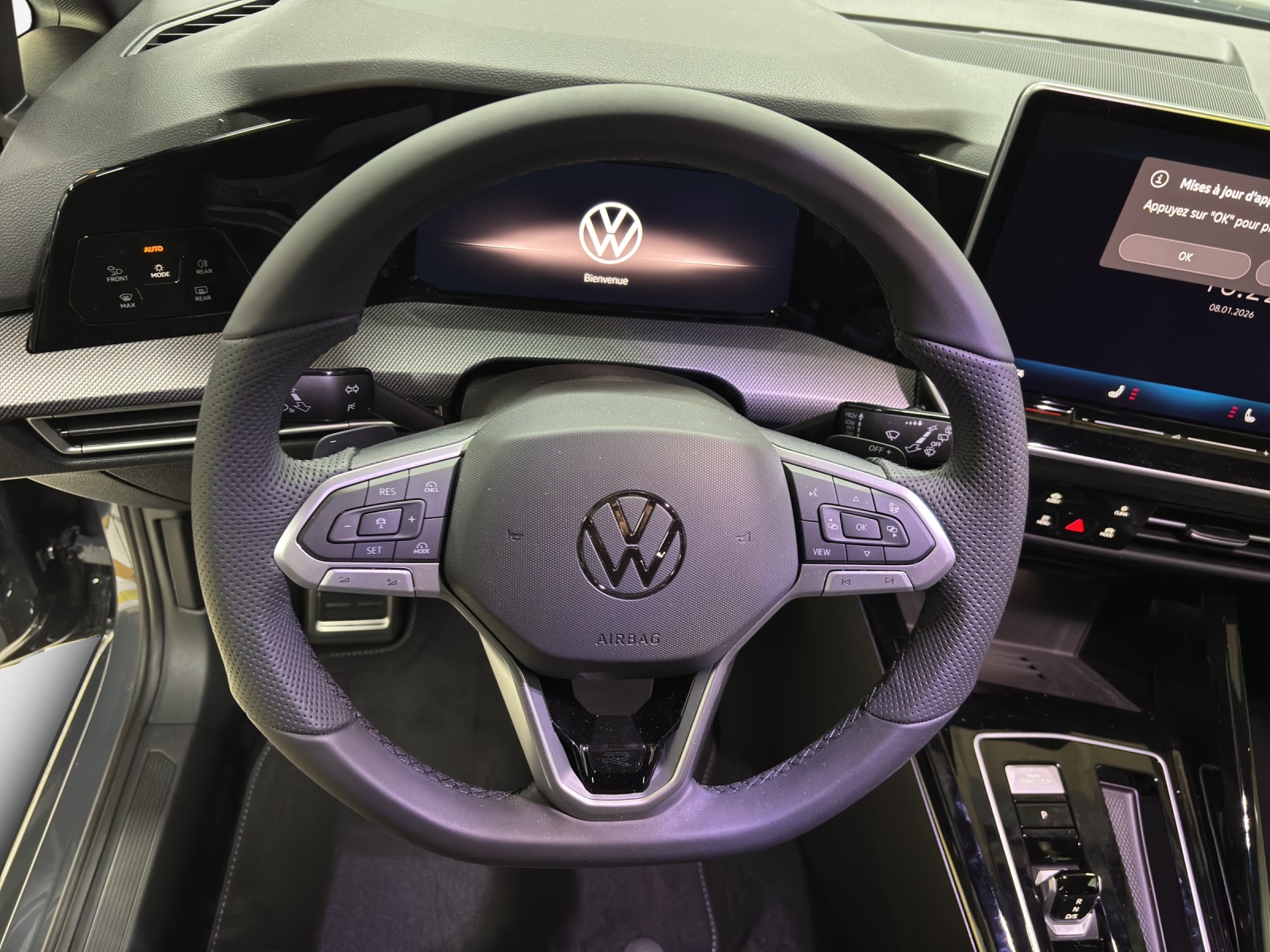 VW Golf 1.5 e TSI mHEV R-Line DSG-image-9