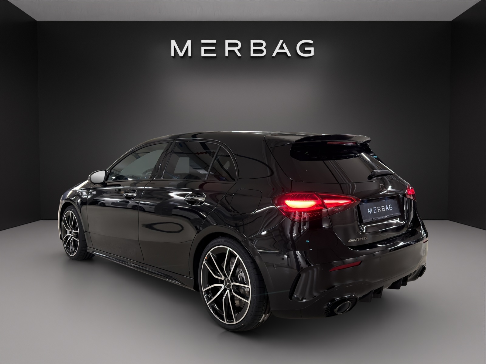 MERCEDES-BENZ A AMG 35 4Matic 8G-DCT-image-4