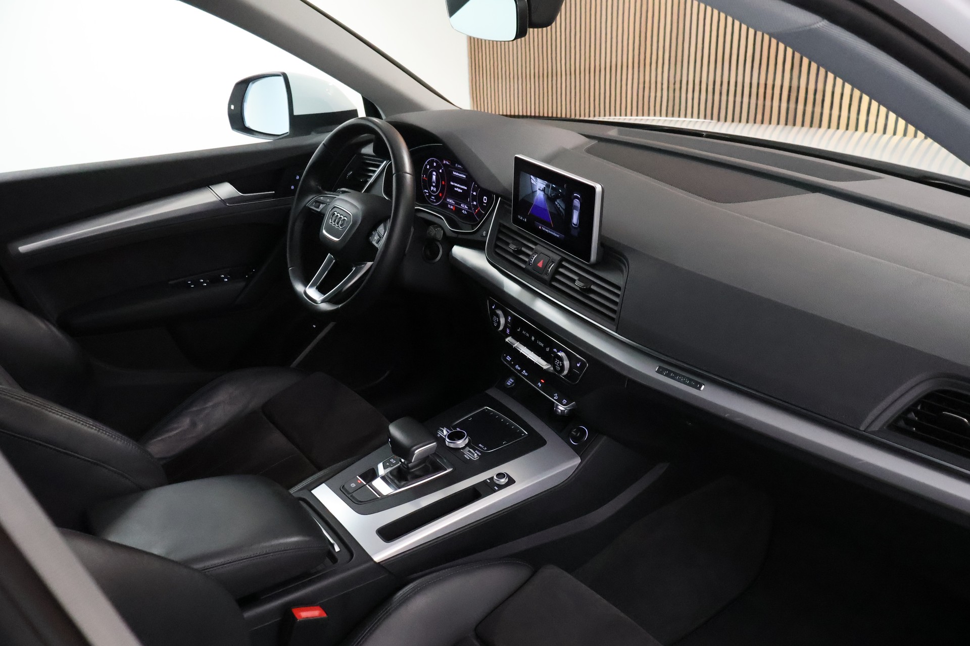 AUDI Q5 2.0 TDI sport quattro S-tronic-image-17