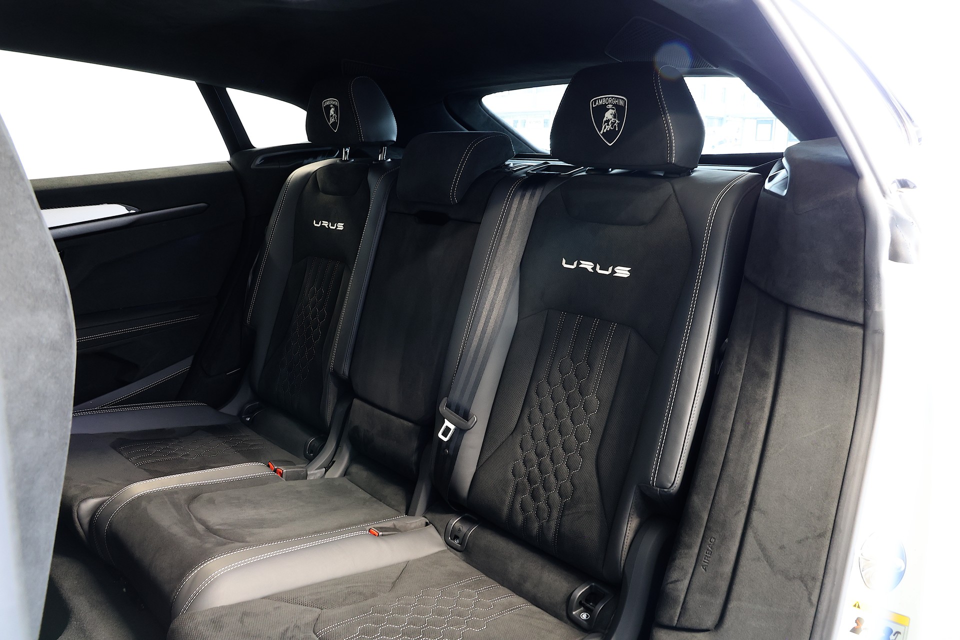 LAMBORGHINI Urus Performante *FULL-Carbon*-image-31