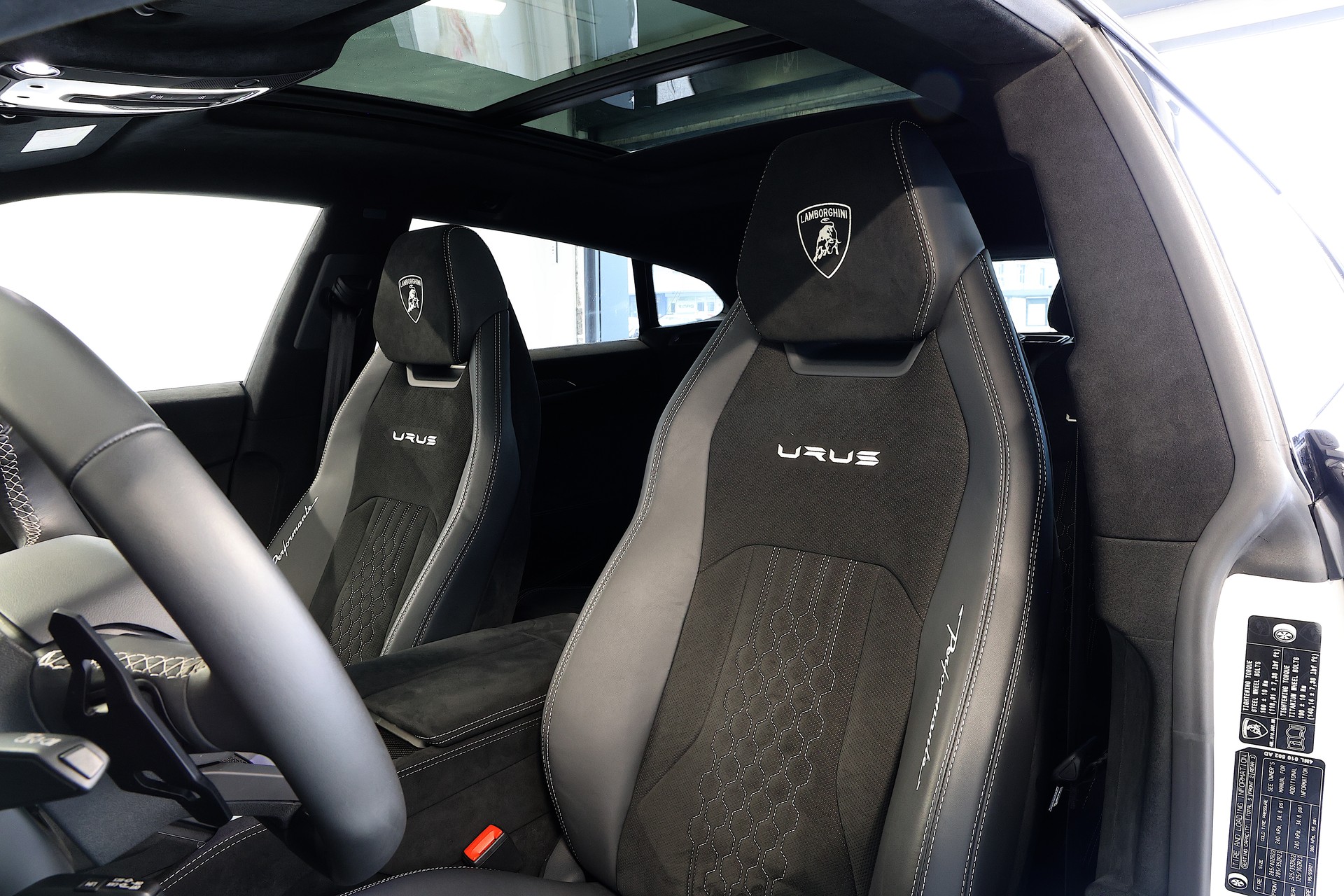 LAMBORGHINI Urus Performante *FULL-Carbon*-image-19