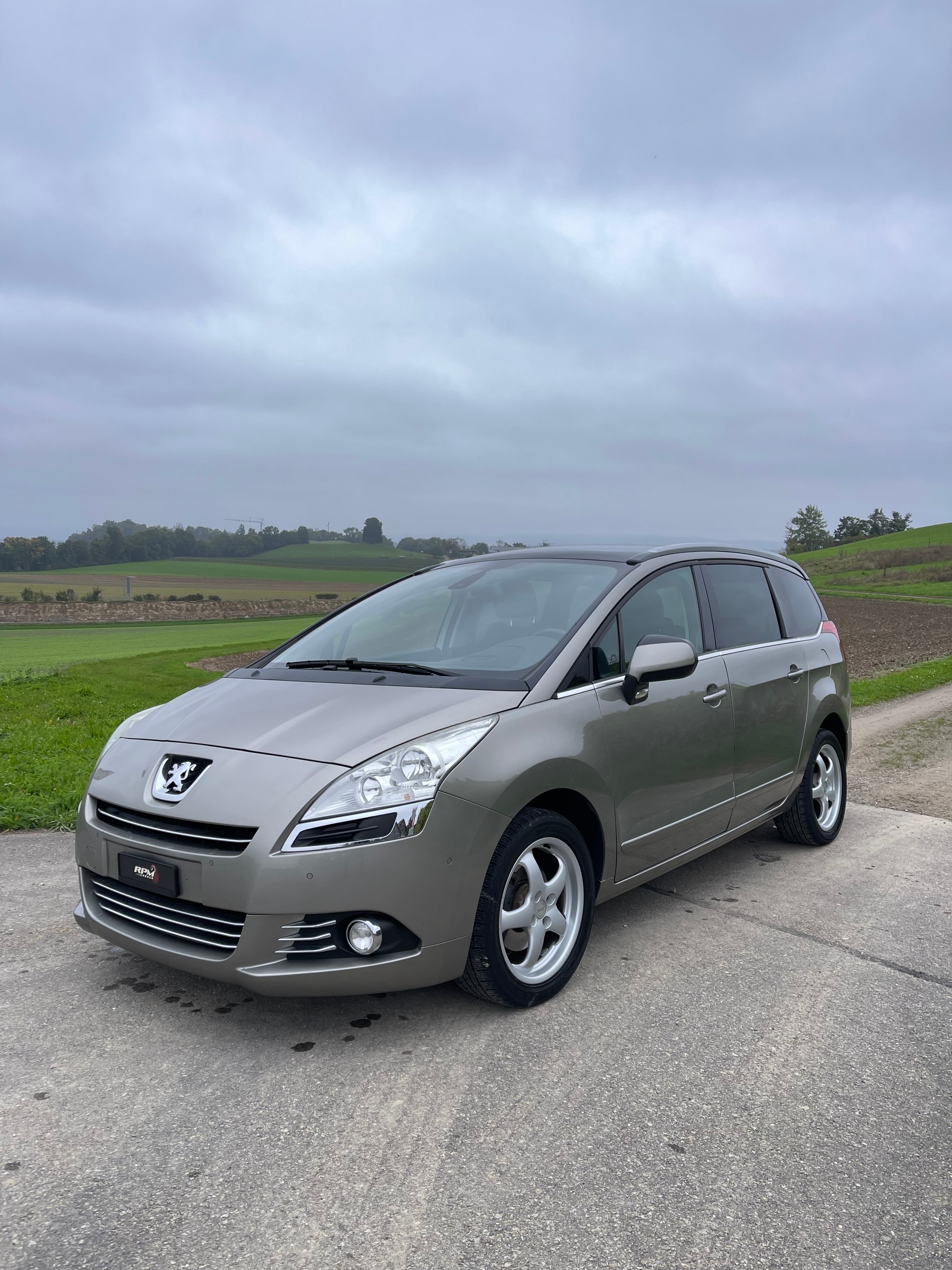 PEUGEOT 5008 1.6 16V T Sport Pack Automatic-image-8