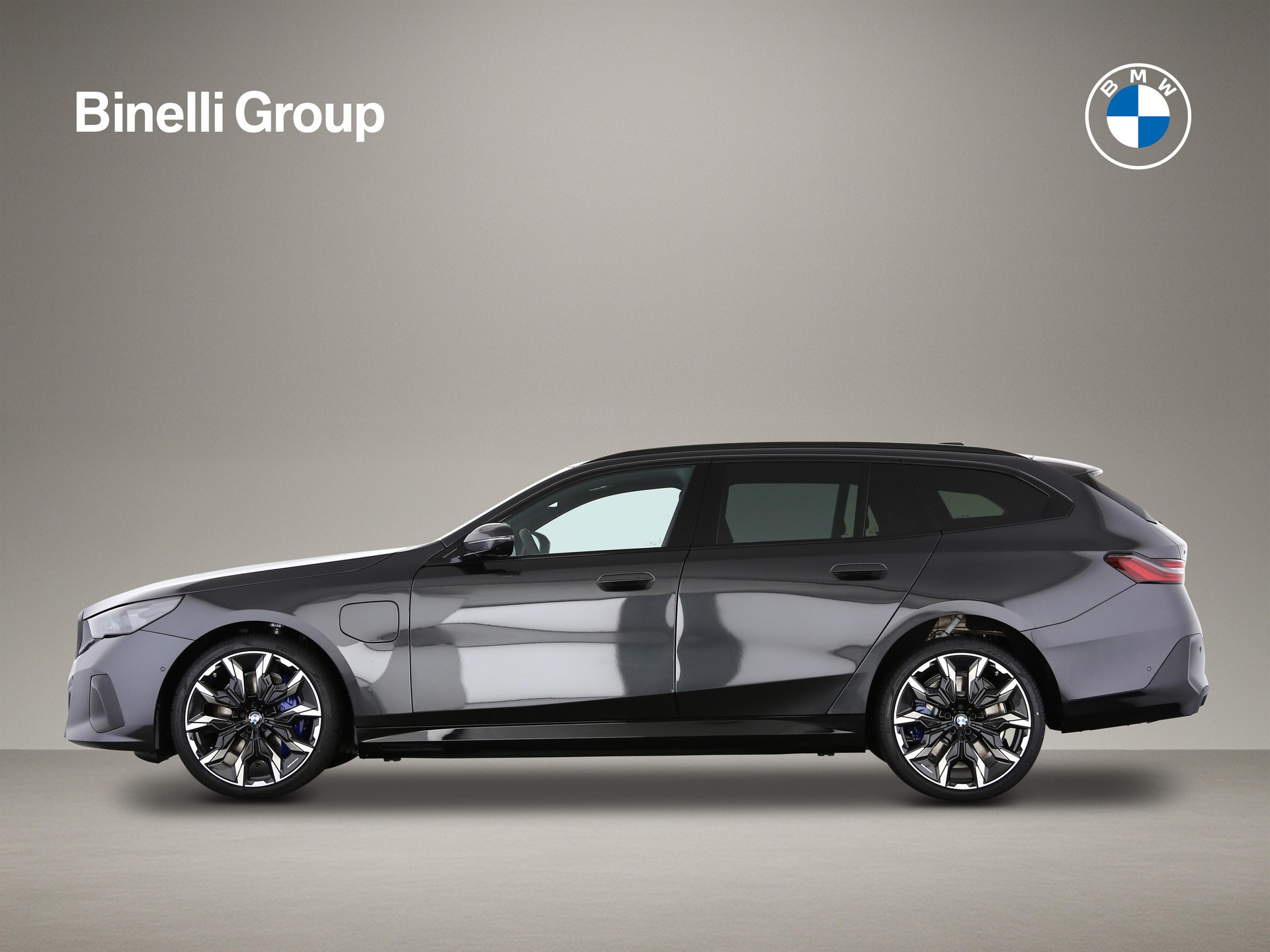 BMW 550e xDrive Touring-image-1