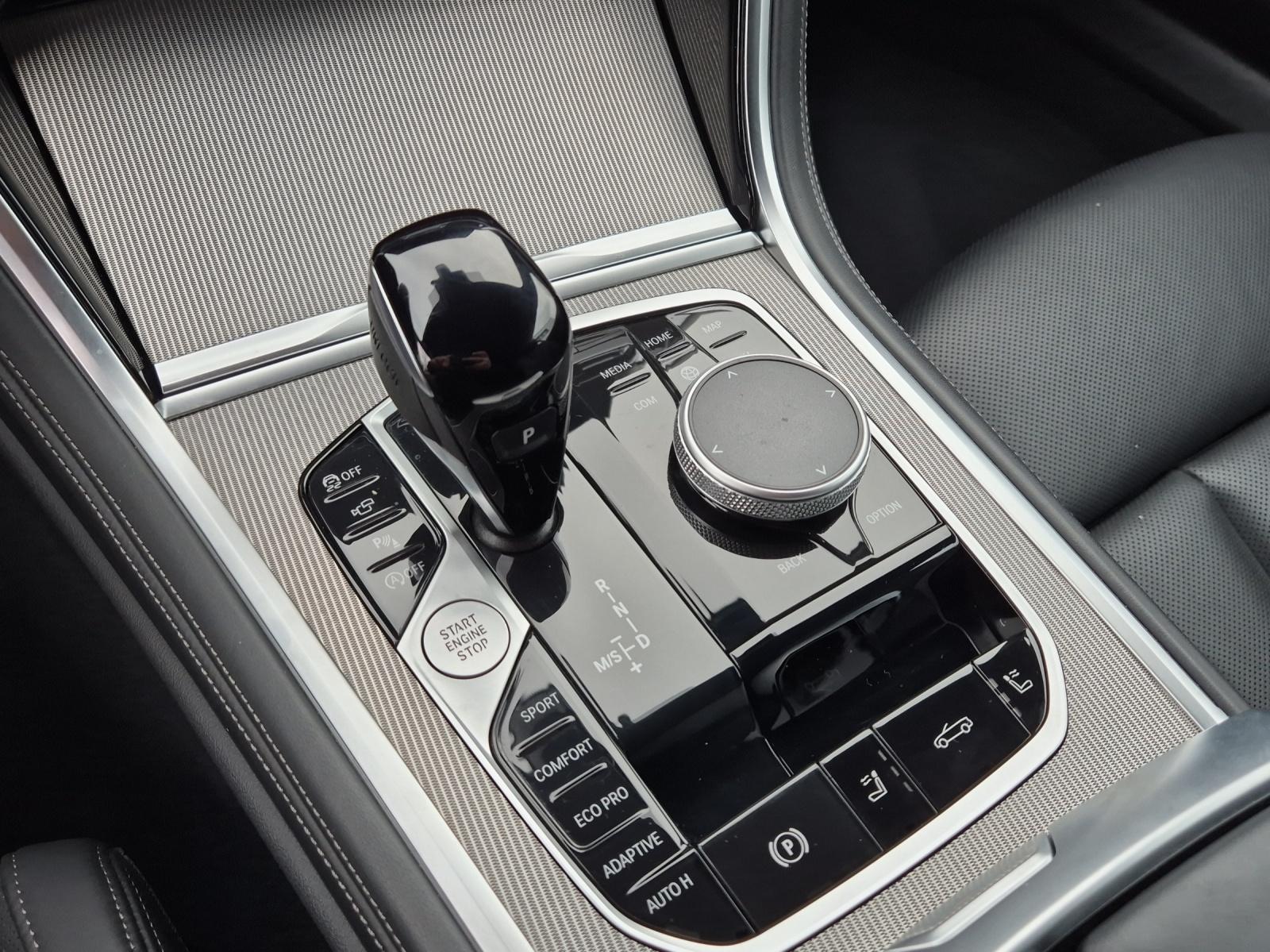 BMW 840i xDrive Cabriolet M Sport Pro-image-16