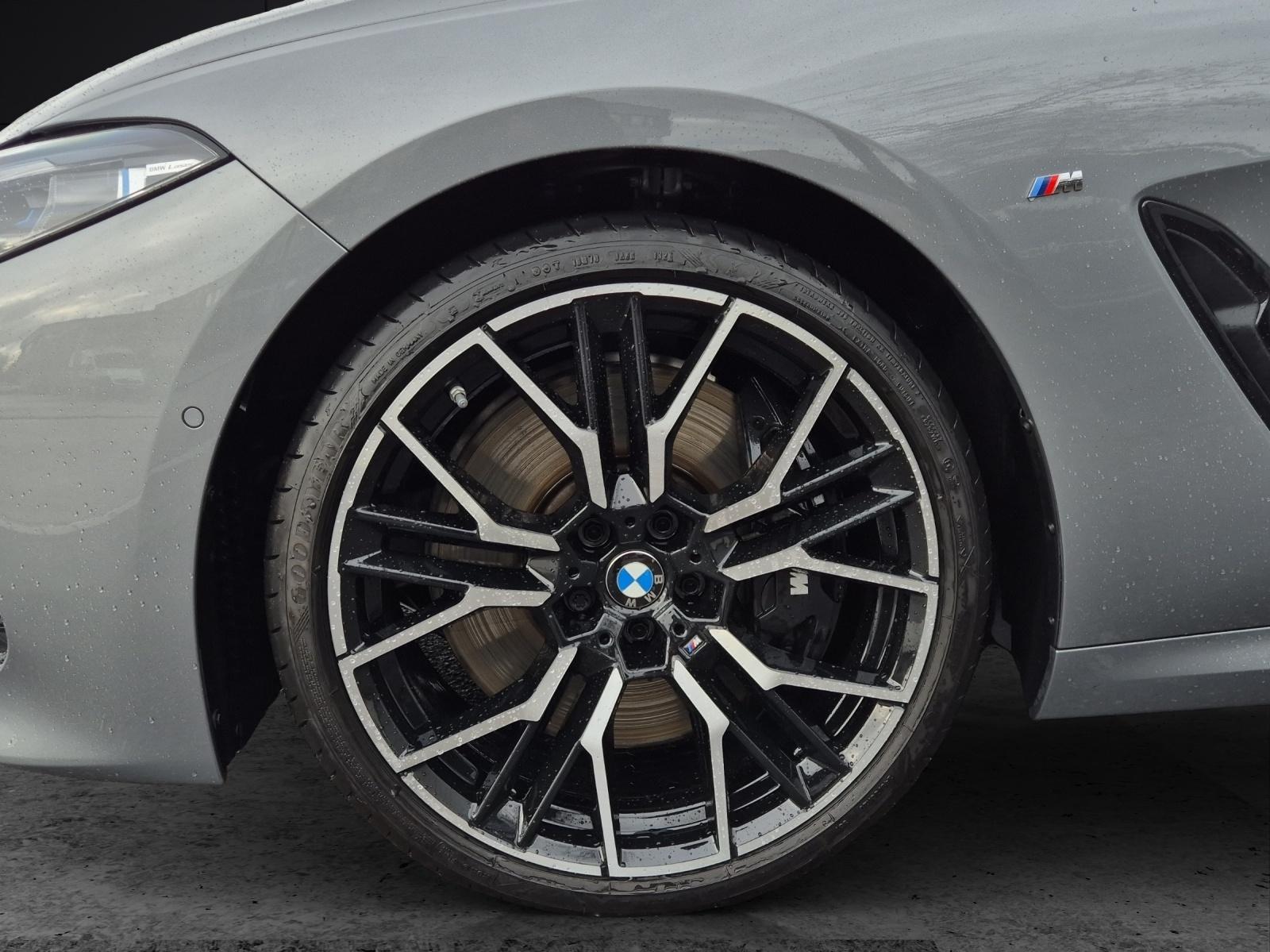 BMW 840i xDrive Cabriolet M Sport Pro-image-4