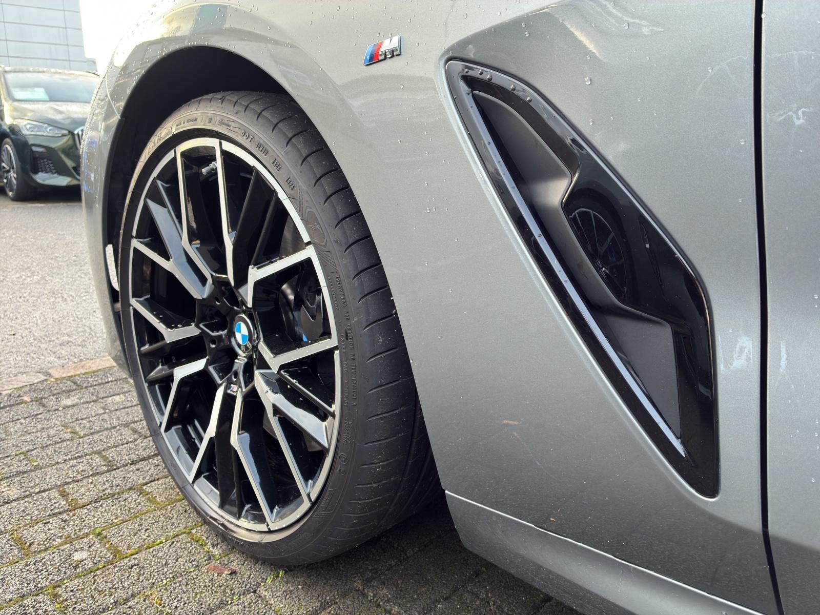 BMW 840i xDrive Cabriolet M Sport Pro-image-22