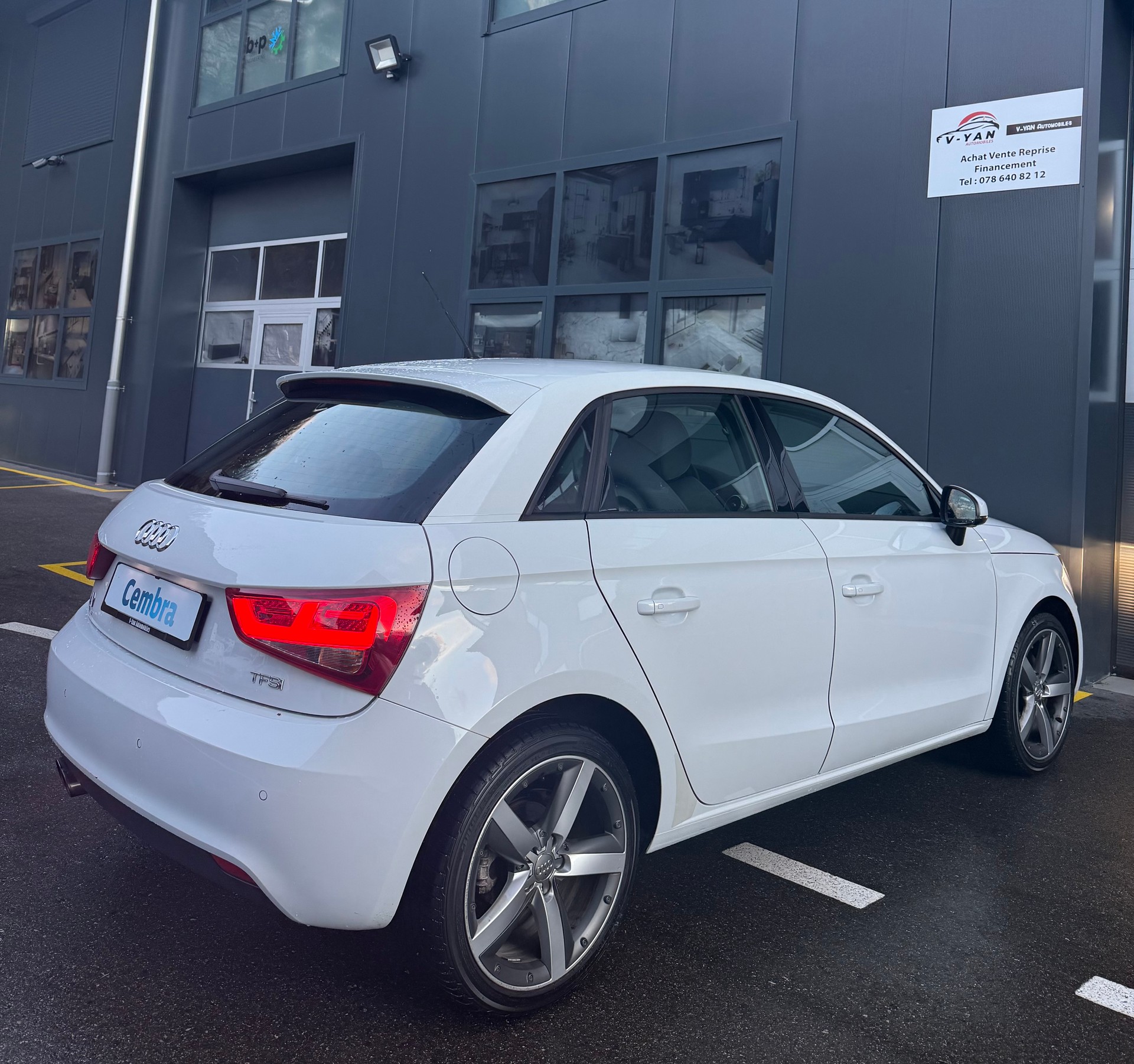 AUDI A1 Sportback 1.4 TFSI Ambition S-tronic-image-5