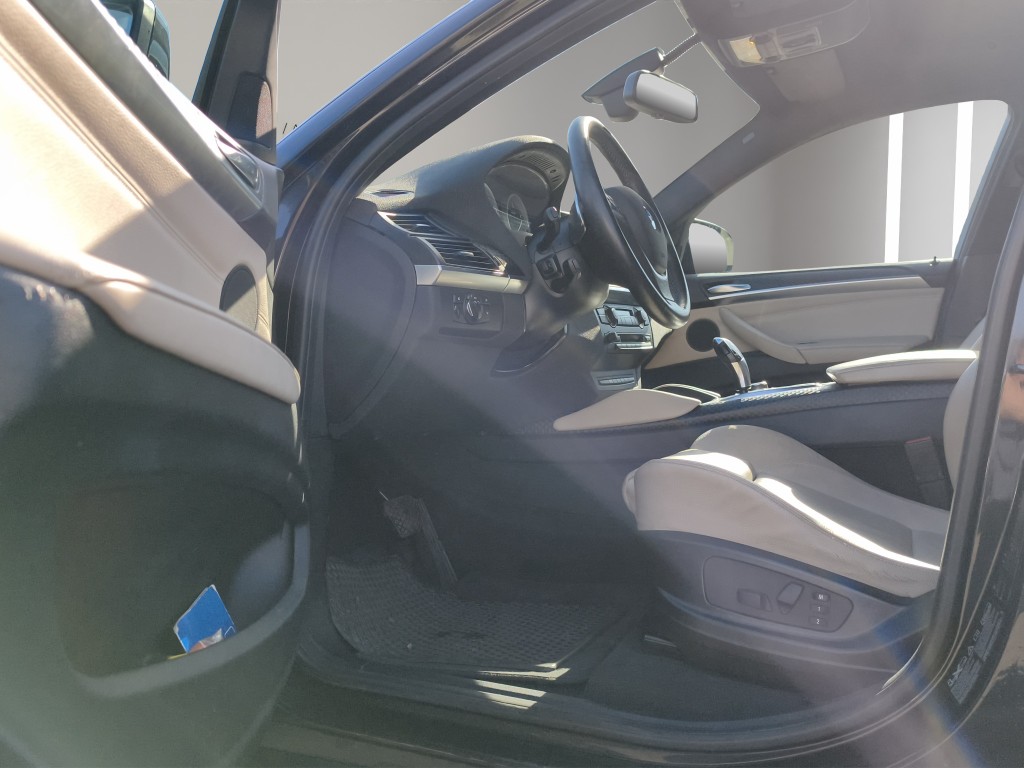 BMW X6 40d xDrive-image-14