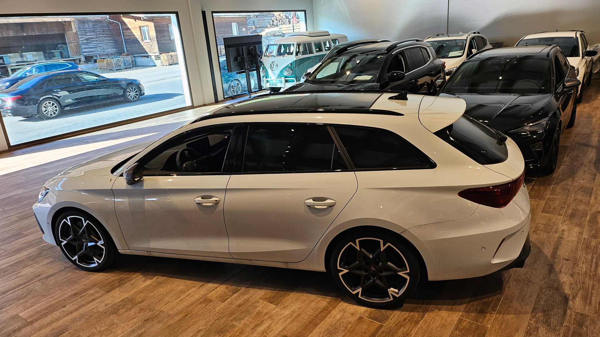 CUPRA LEON ST 2.0 TSI VZ DSG 4Drive-image-16