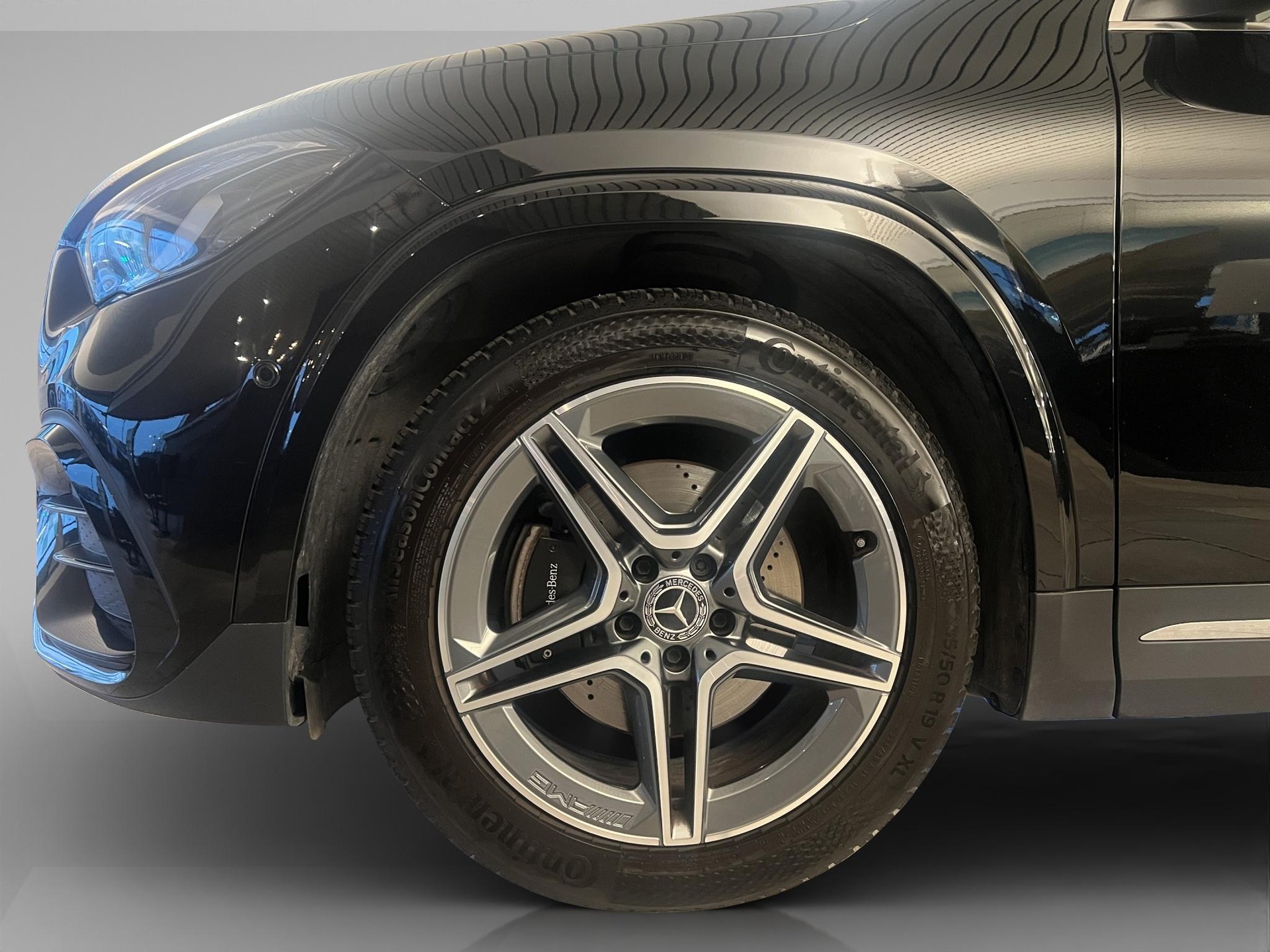MERCEDES-BENZ GLA 200 d AMG Line-image-8