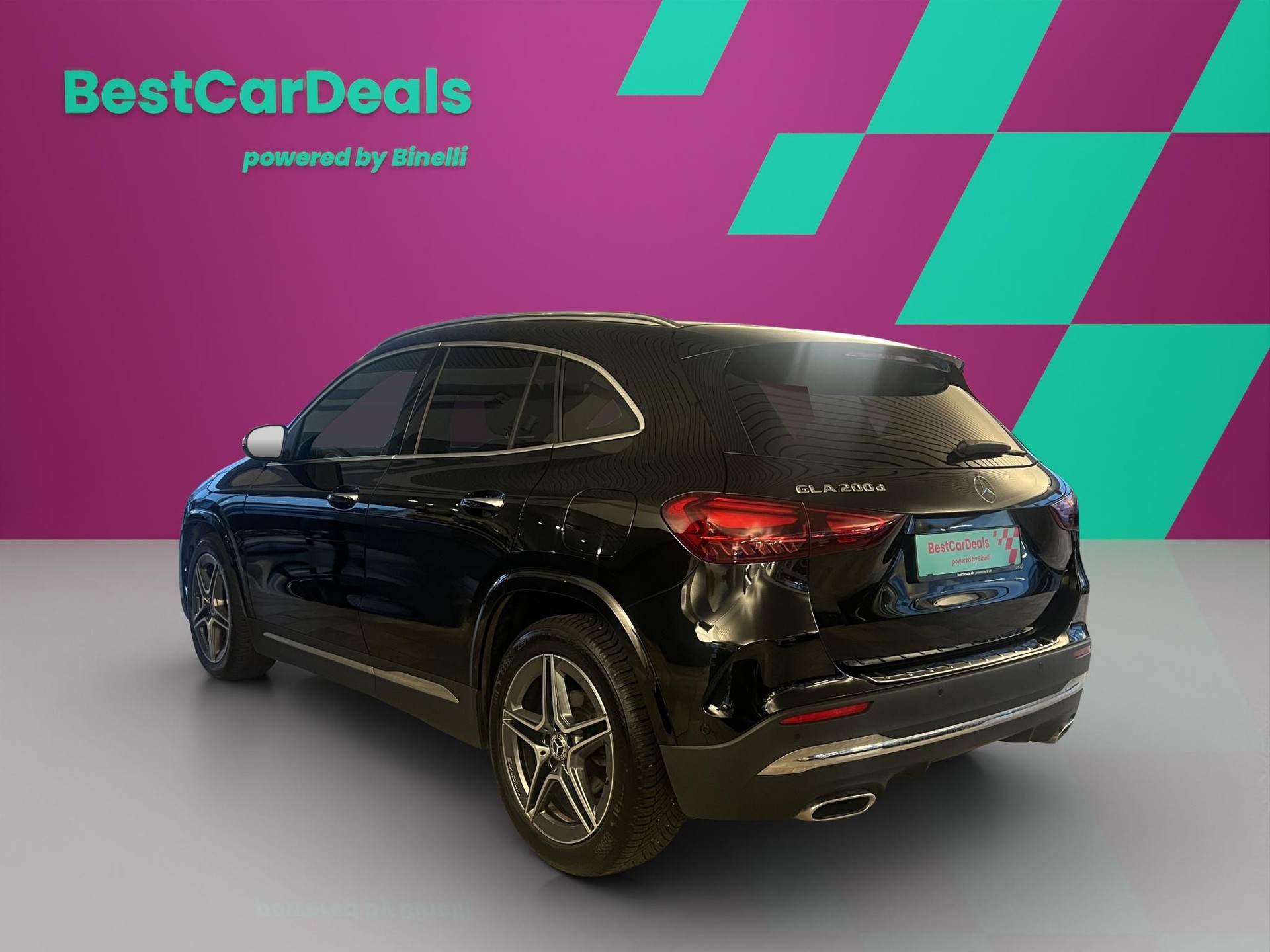 MERCEDES-BENZ GLA 200 d AMG Line-image-4