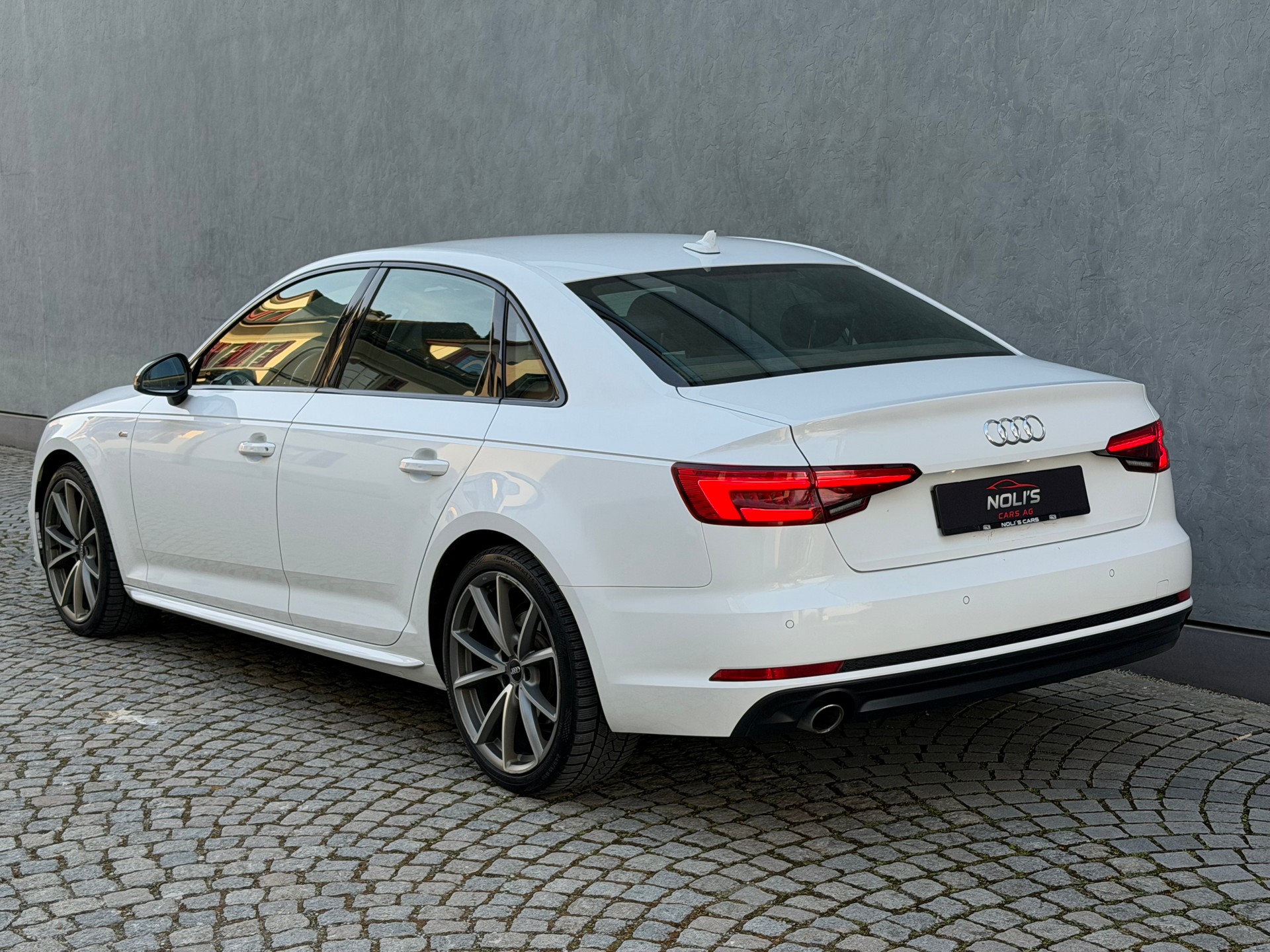 AUDI A4 Limousine 2.0 TDI Sport S-tronic-image-5