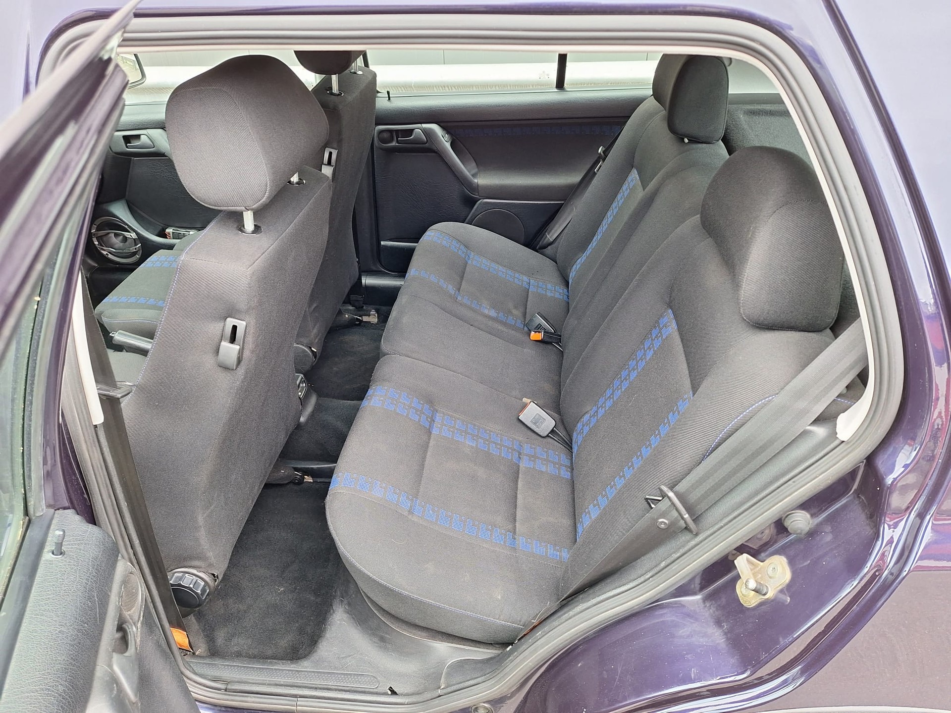 VW Golf 2000 GTI Edition-image-8