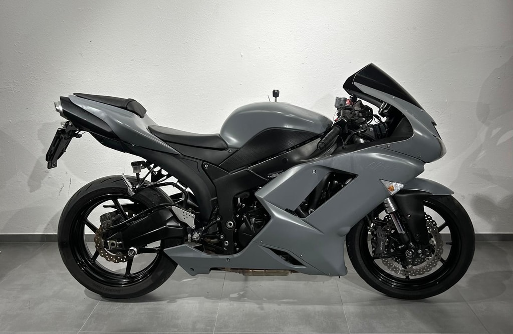 KAWASAKI Ninja ZX-6R