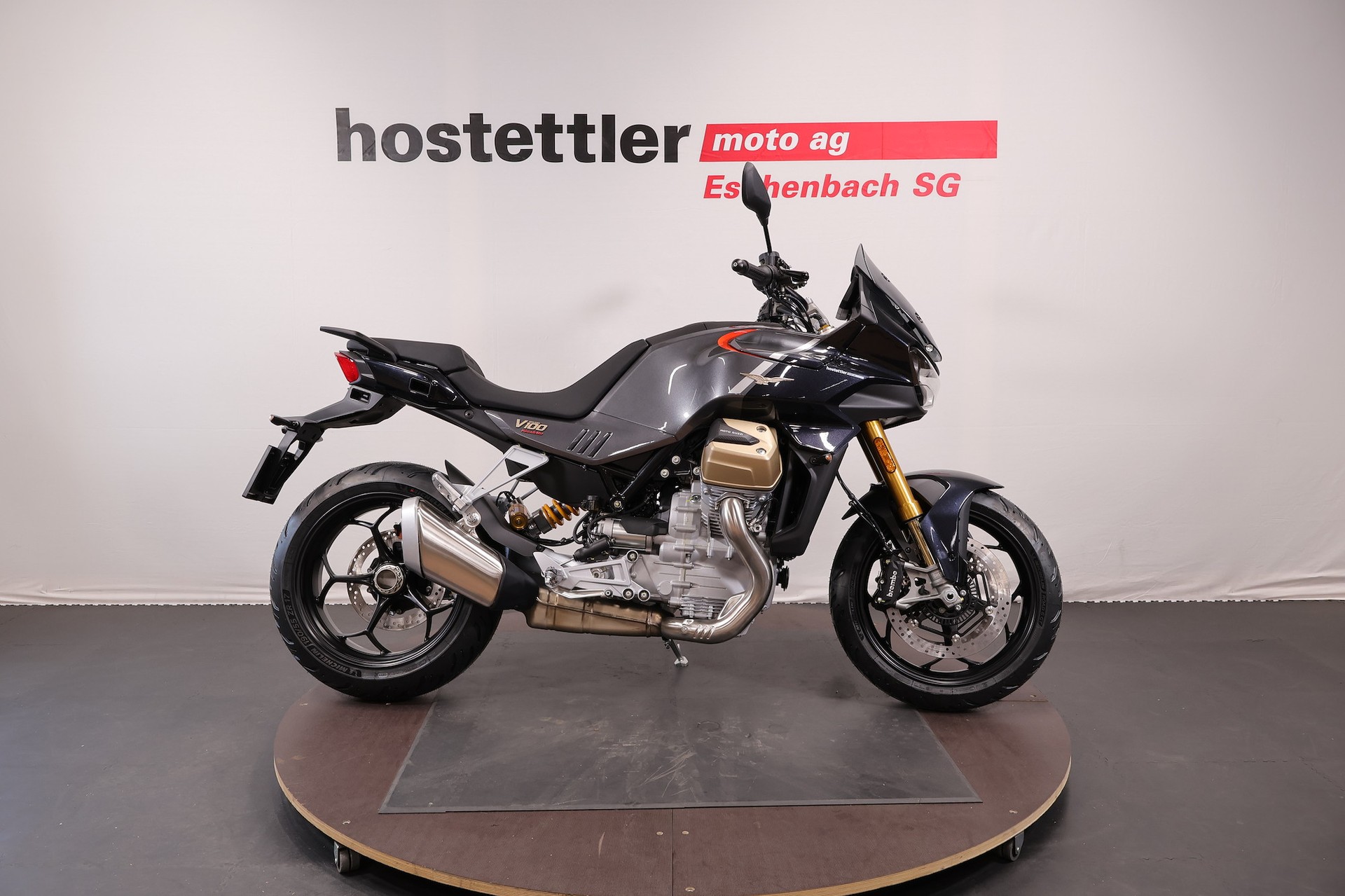 MOTO GUZZI V 100 Mandello S-showroom-element-1