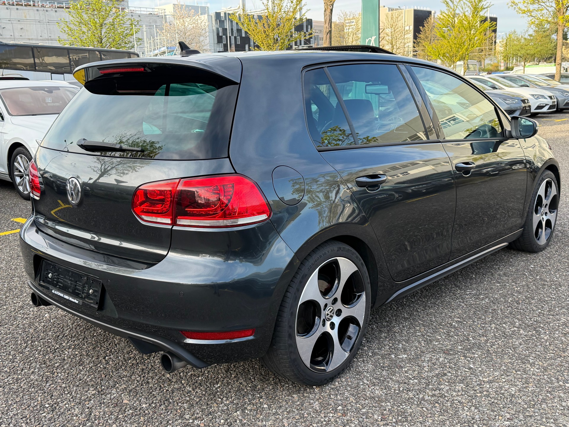 VW Golf 2.0 TSI GTI DSG-image-4