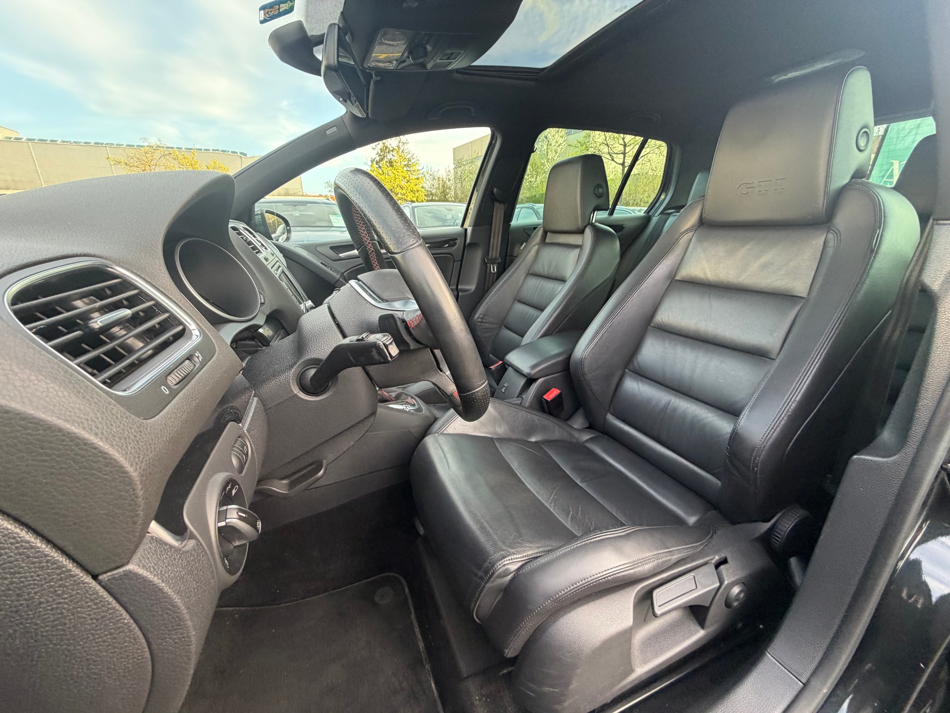 VW Golf 2.0 TSI GTI DSG-image-8