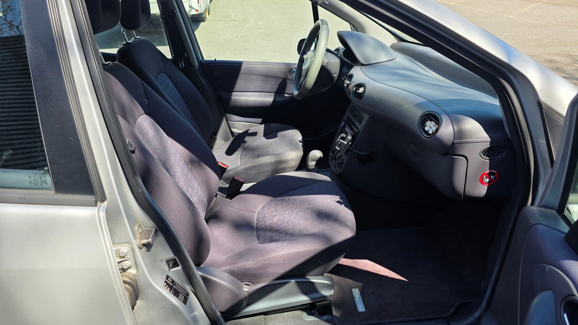 MERCEDES-BENZ A 170 CDI Elégance-image-13