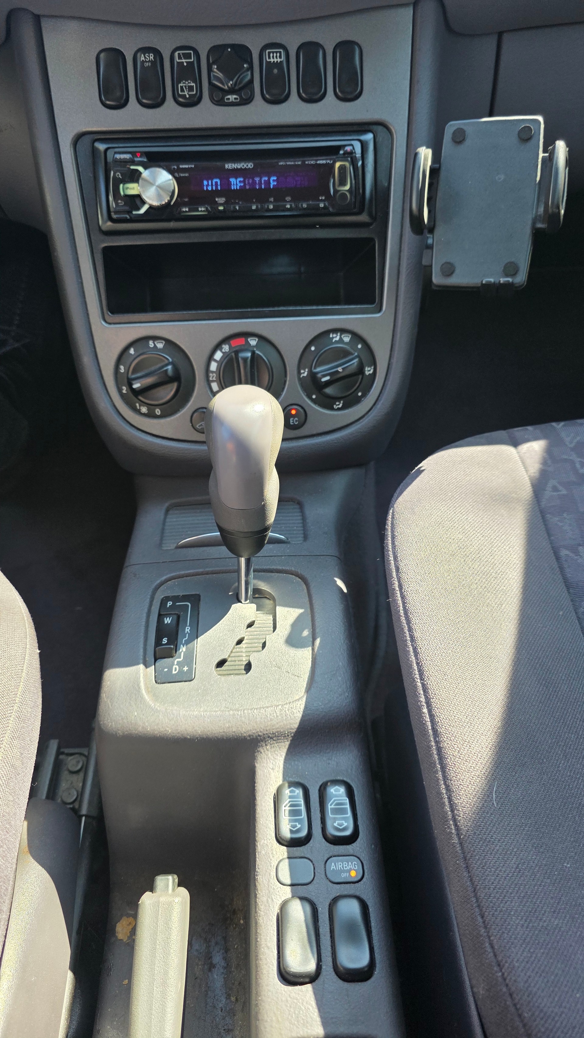 MERCEDES-BENZ A 170 CDI Elégance-image-9