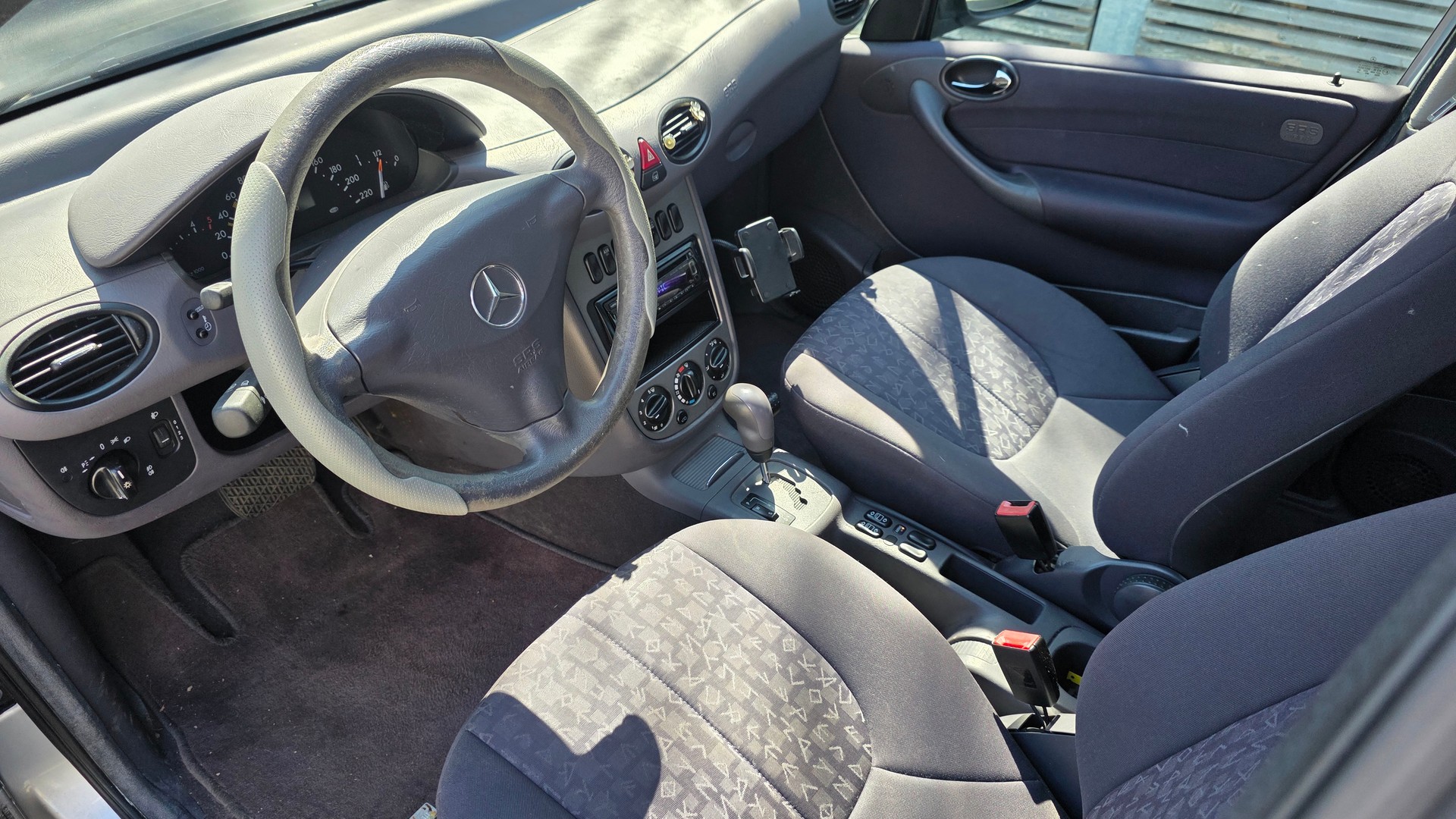 MERCEDES-BENZ A 170 CDI Elégance-image-5