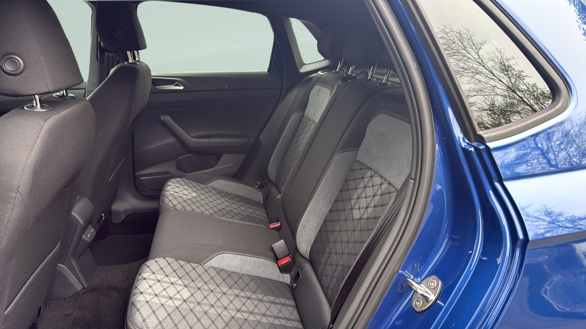 VW Polo 1.0 TSI R-Line DSG-image-17